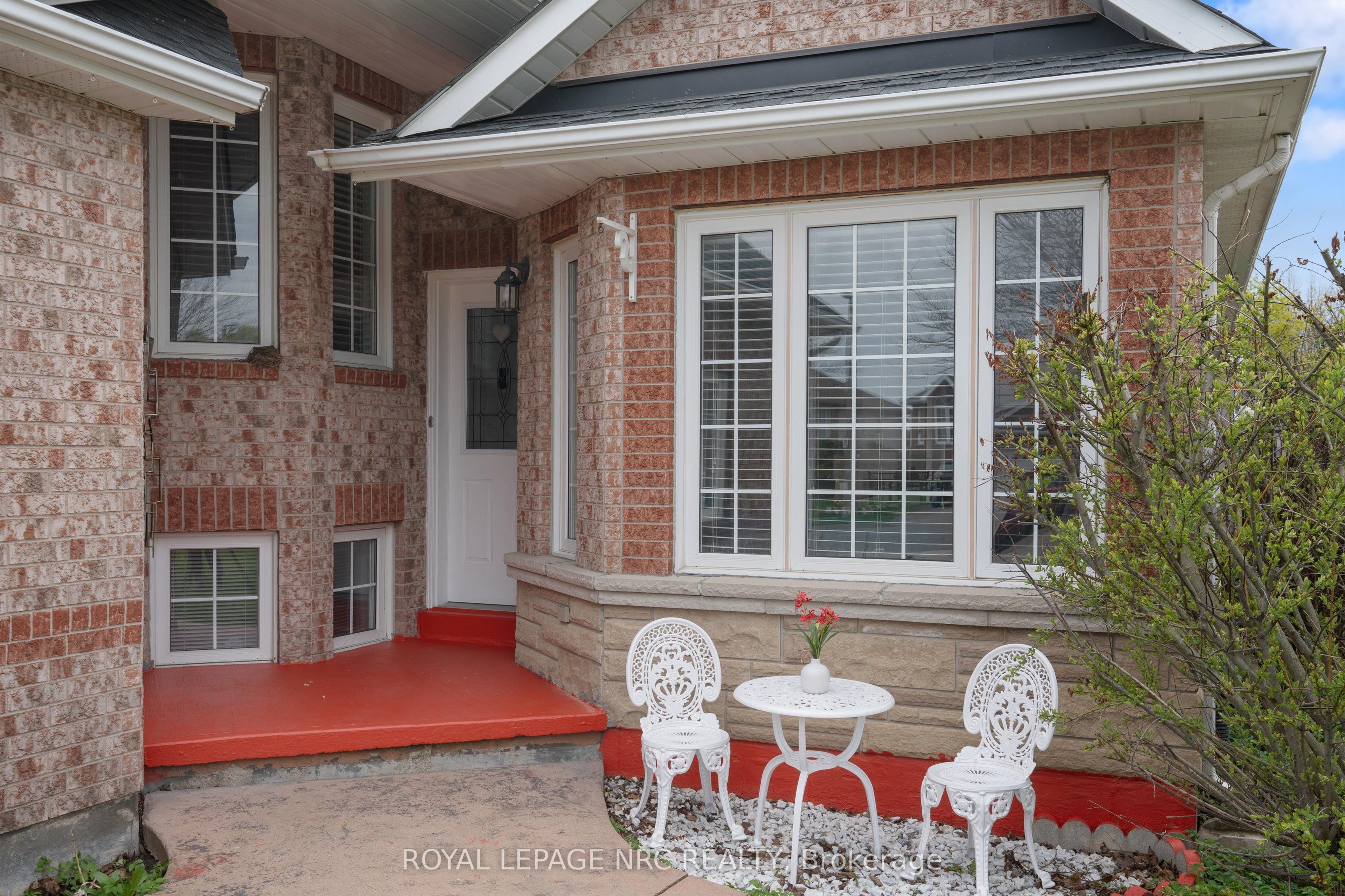 147 St Lawrence Drive Property Photo 3