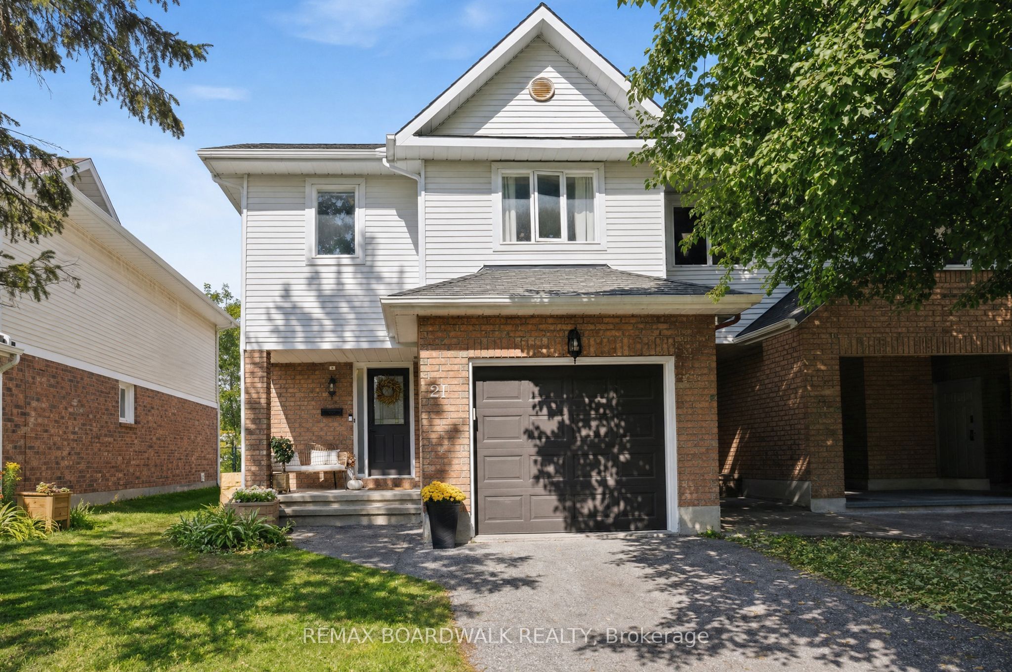27 Woodpark Way