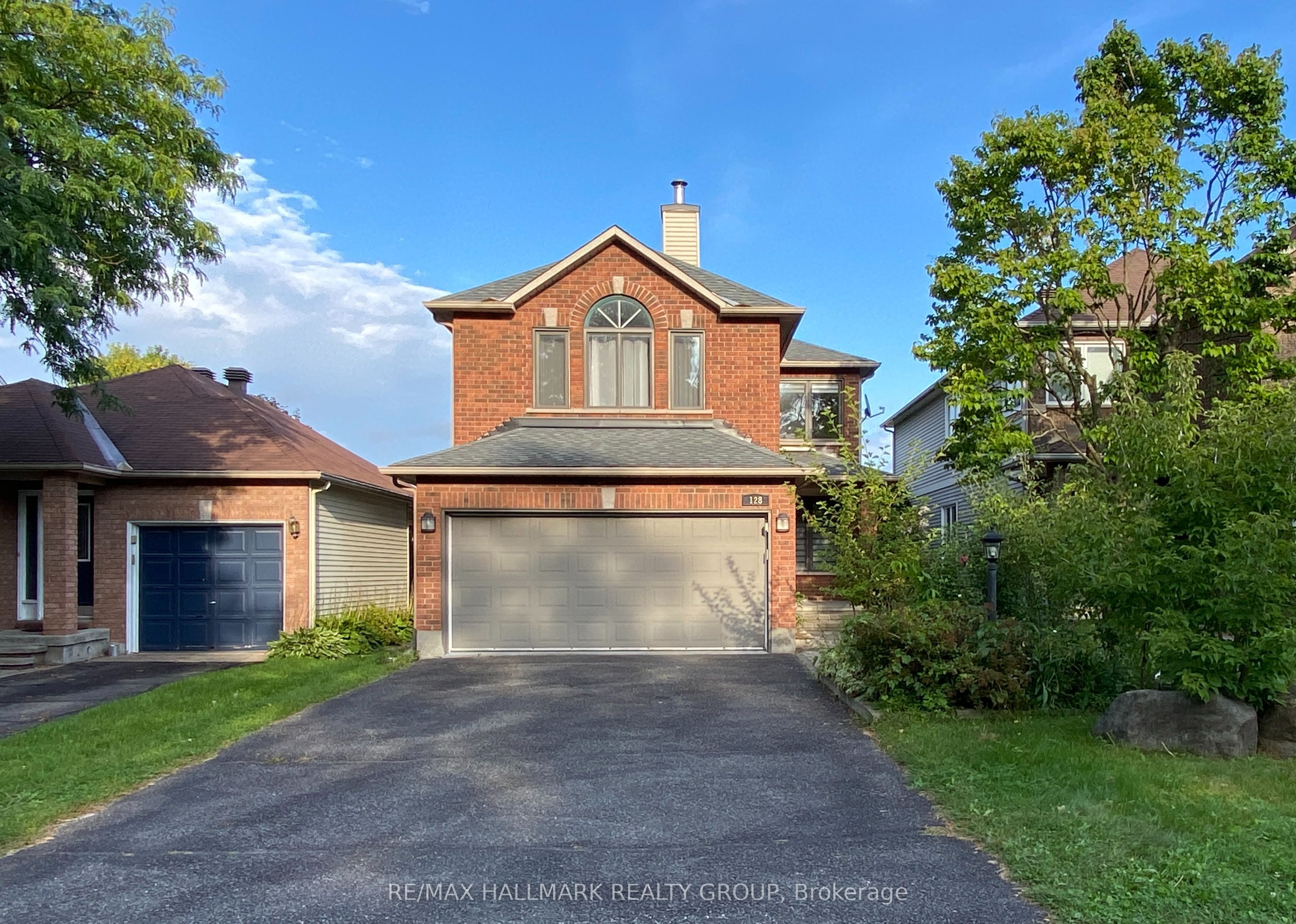 128 Grenadier Way Property Photo 1