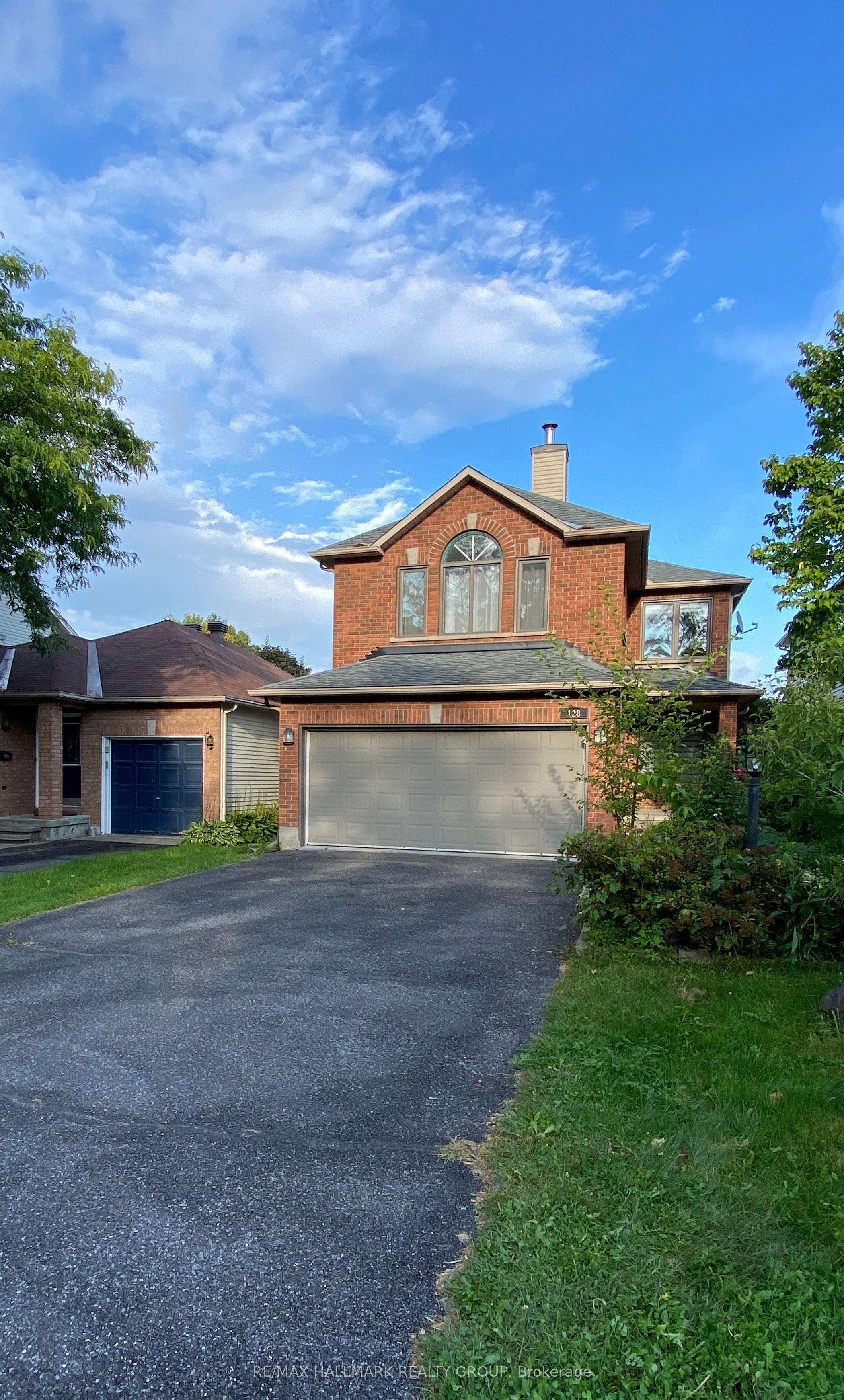 128 Grenadier Way Property Photo 2