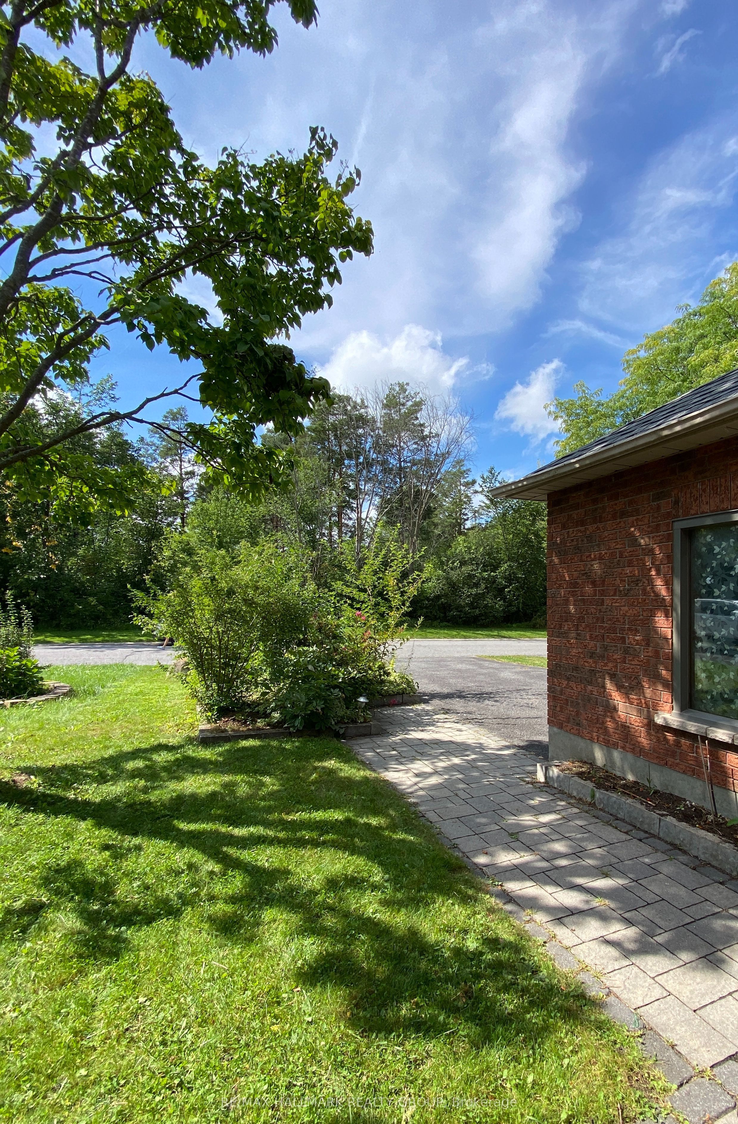 128 Grenadier Way Property Photo 4