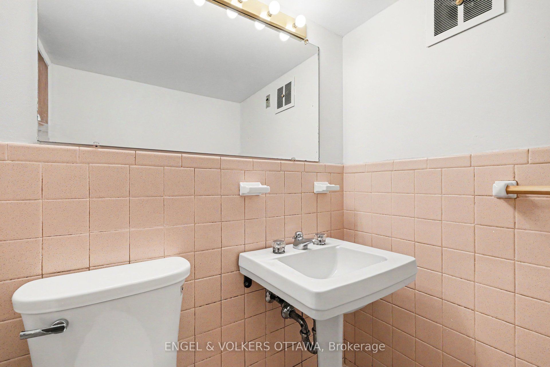 325 Summit Avenue Property Photo 25