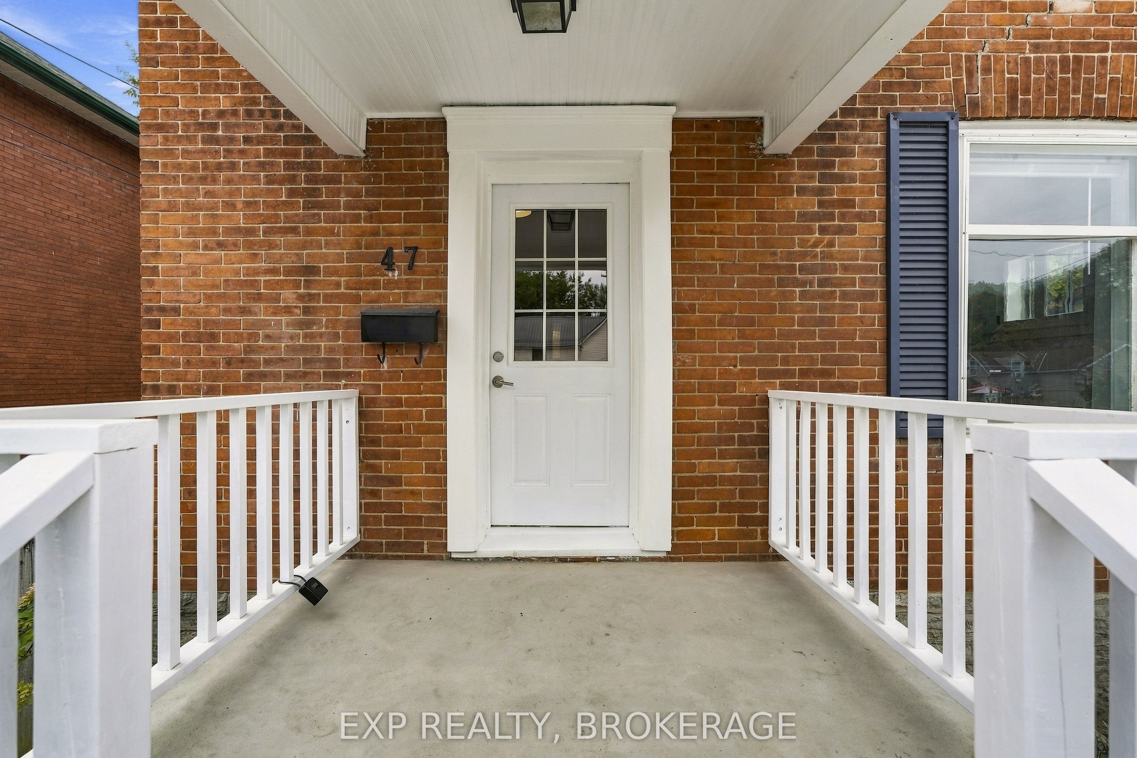 47 Henry Street Property Photo 3