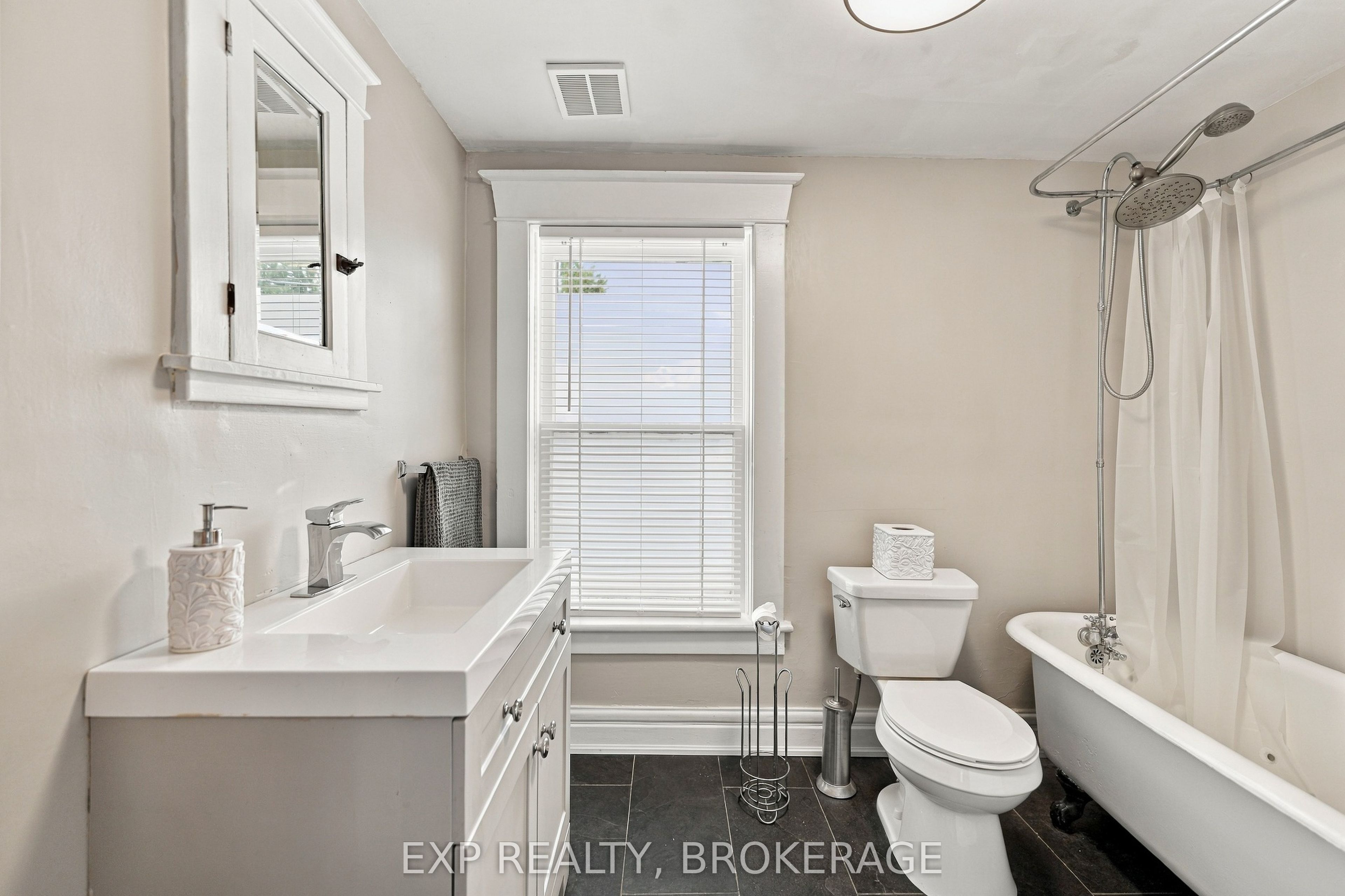 47 Henry Street Property Photo 21