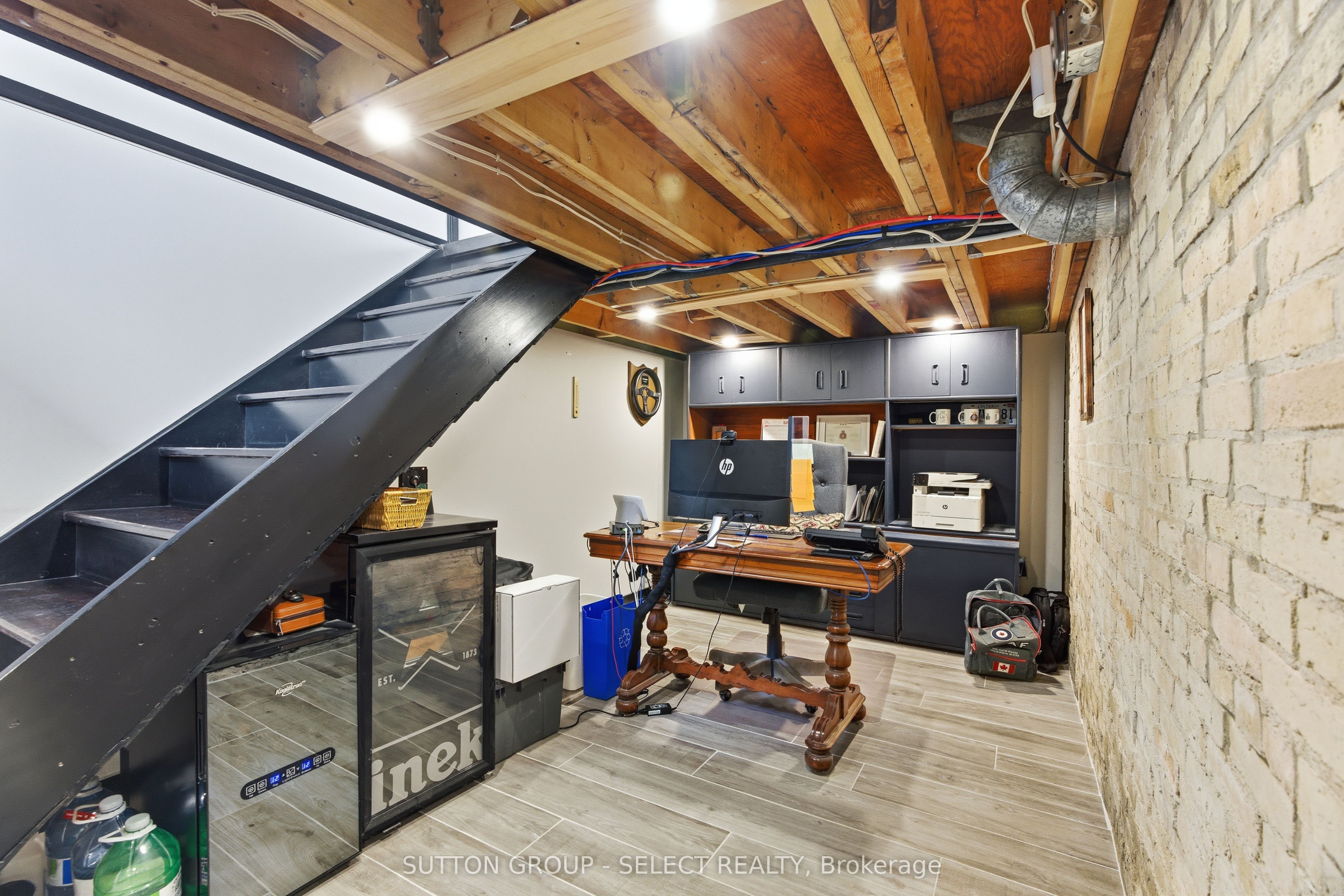 431 Albert Street Property Photo 36