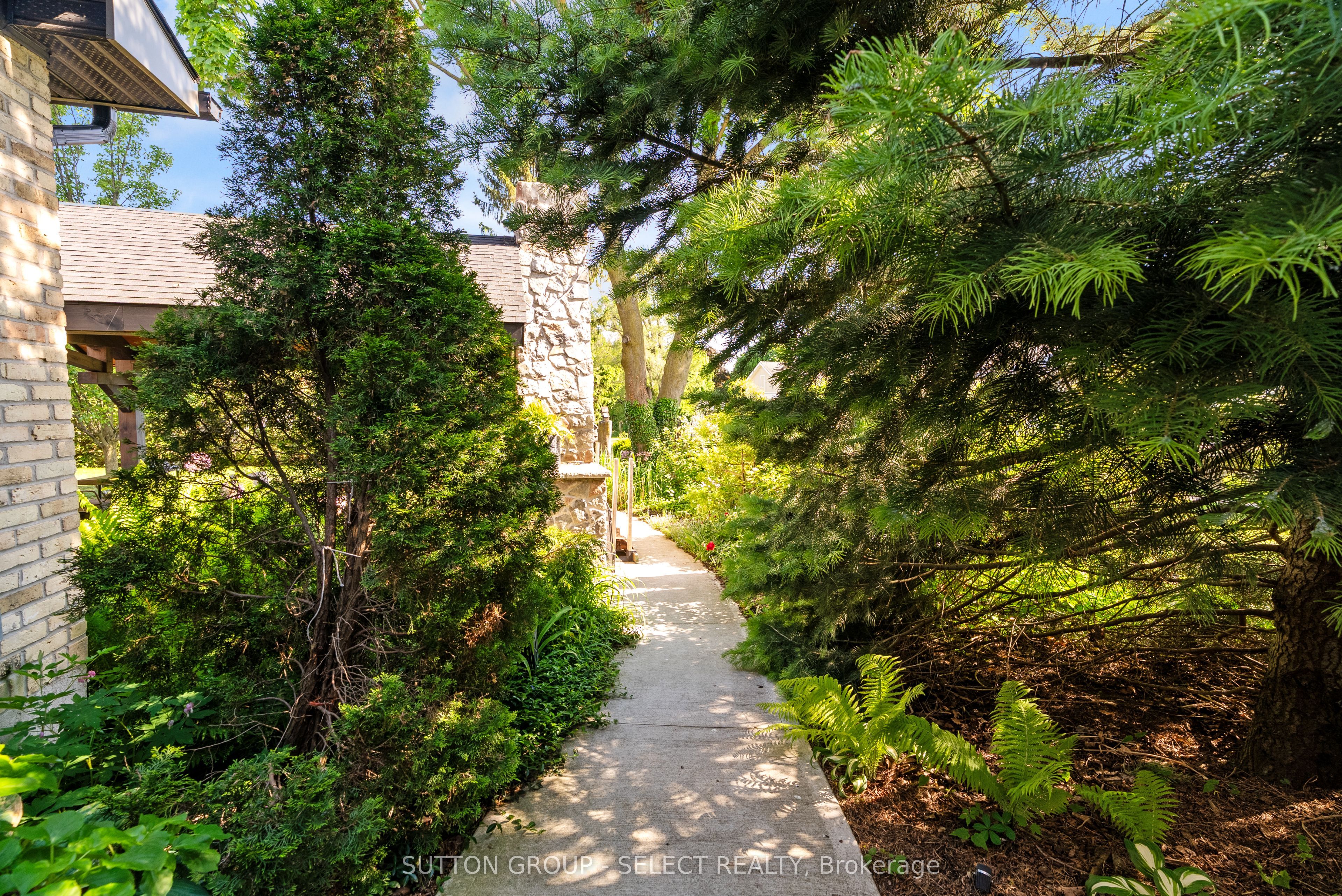 431 Albert Street Property Photo 44