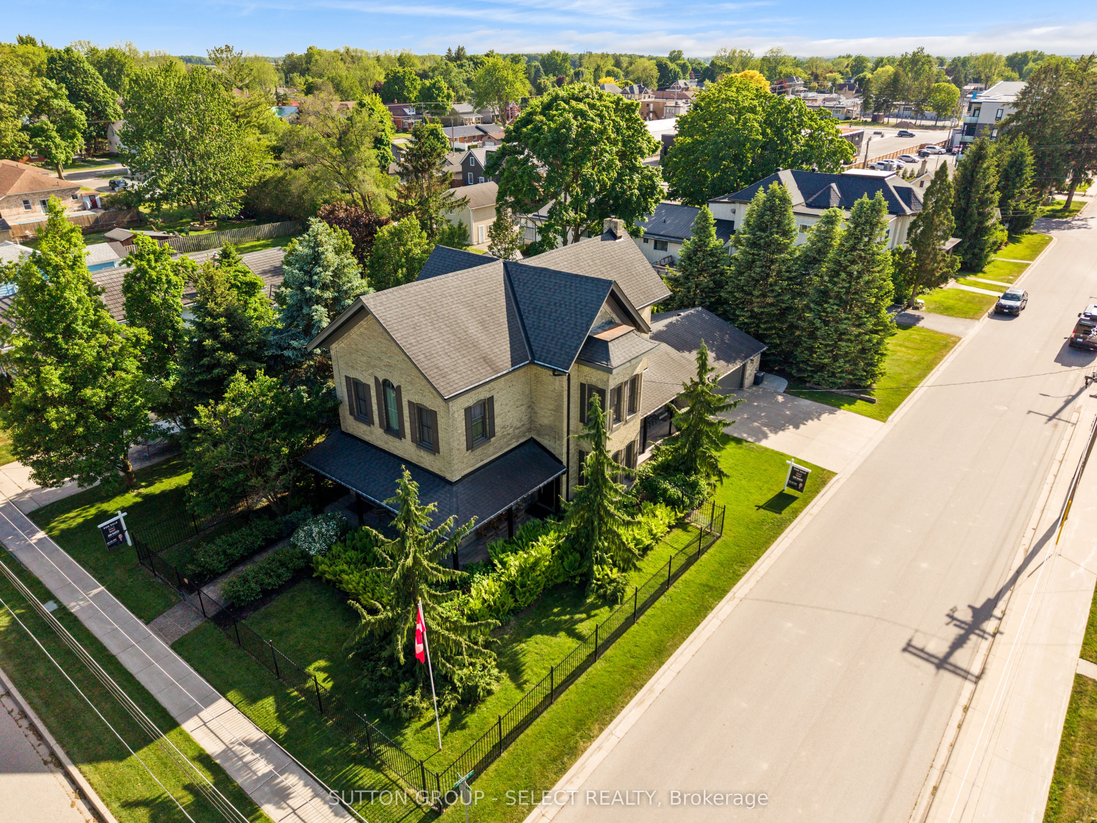 431 Albert Street Property Photo 46
