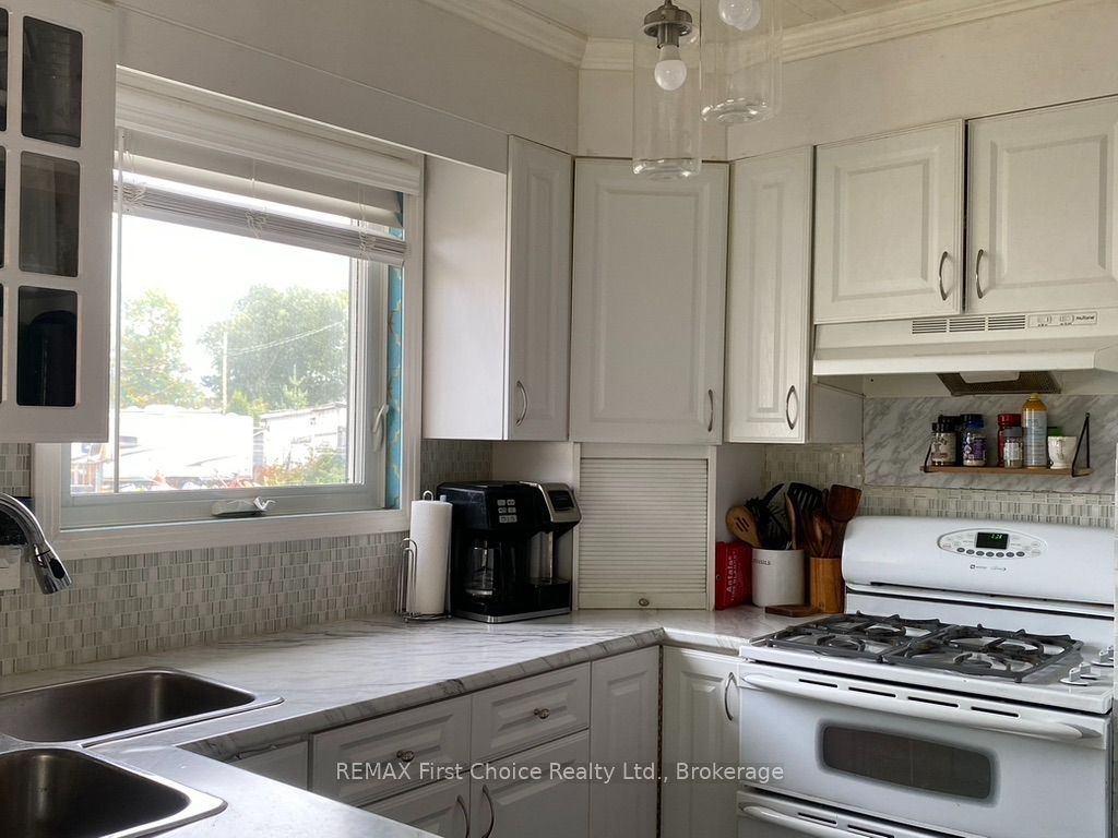 72 Brompton Road Property Photo 11