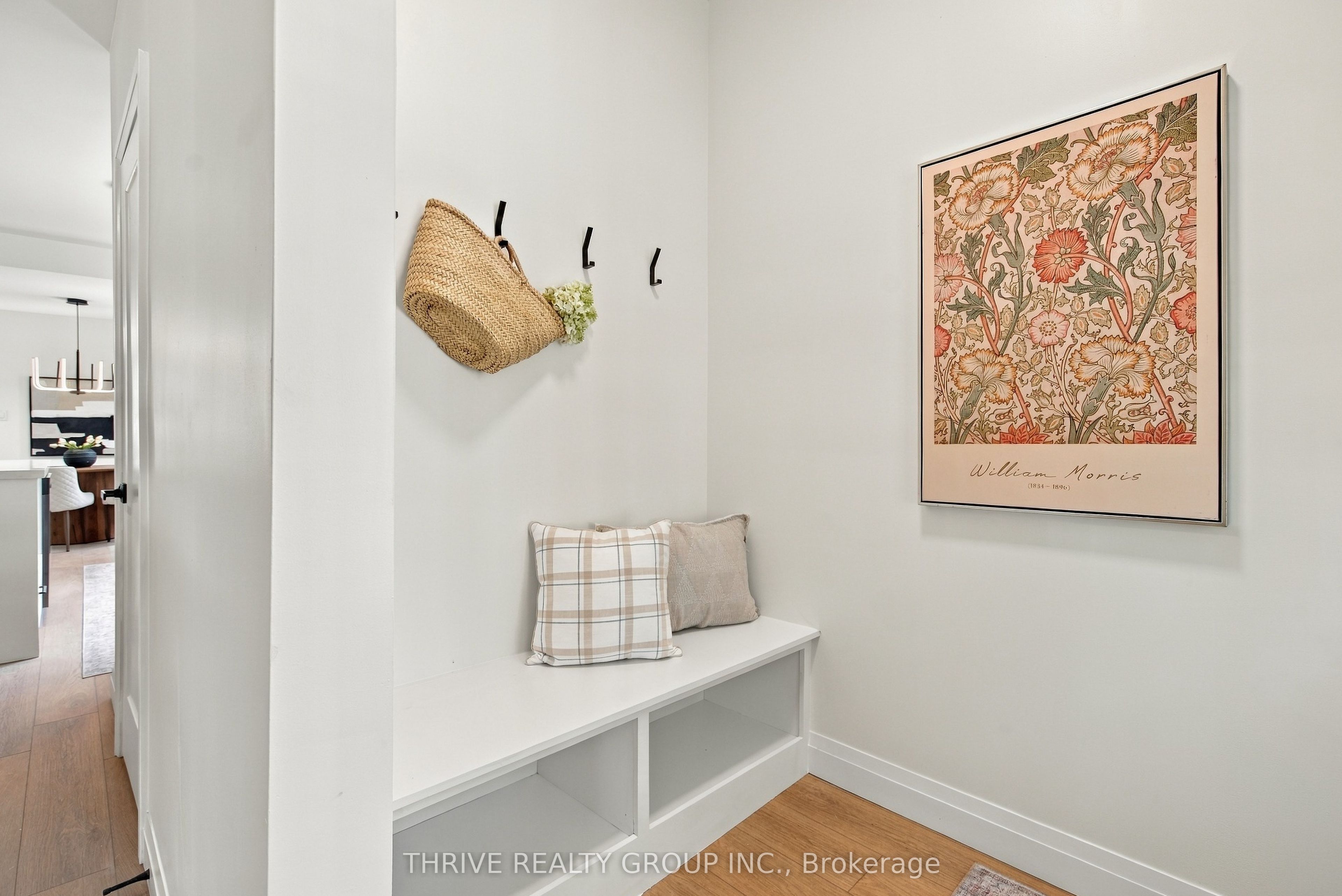 553 Piccadilly Street Property Photo 8