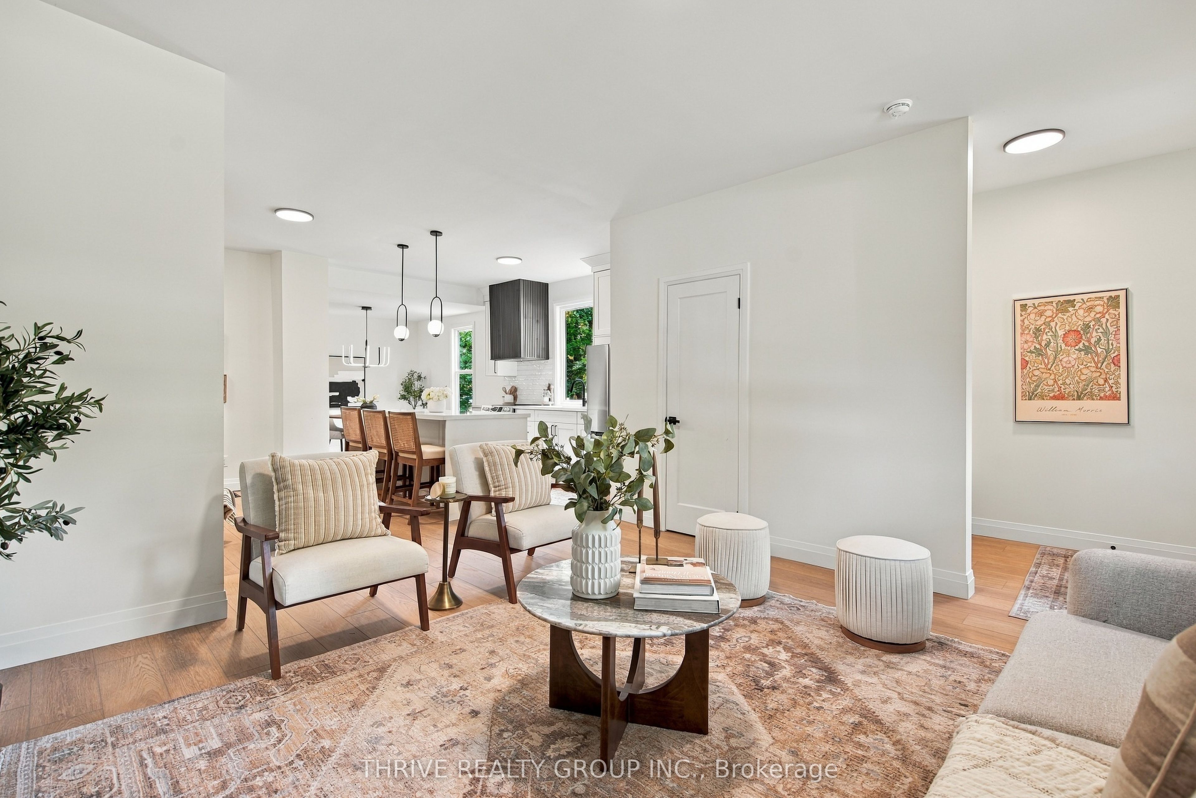 553 Piccadilly Street Property Photo 12