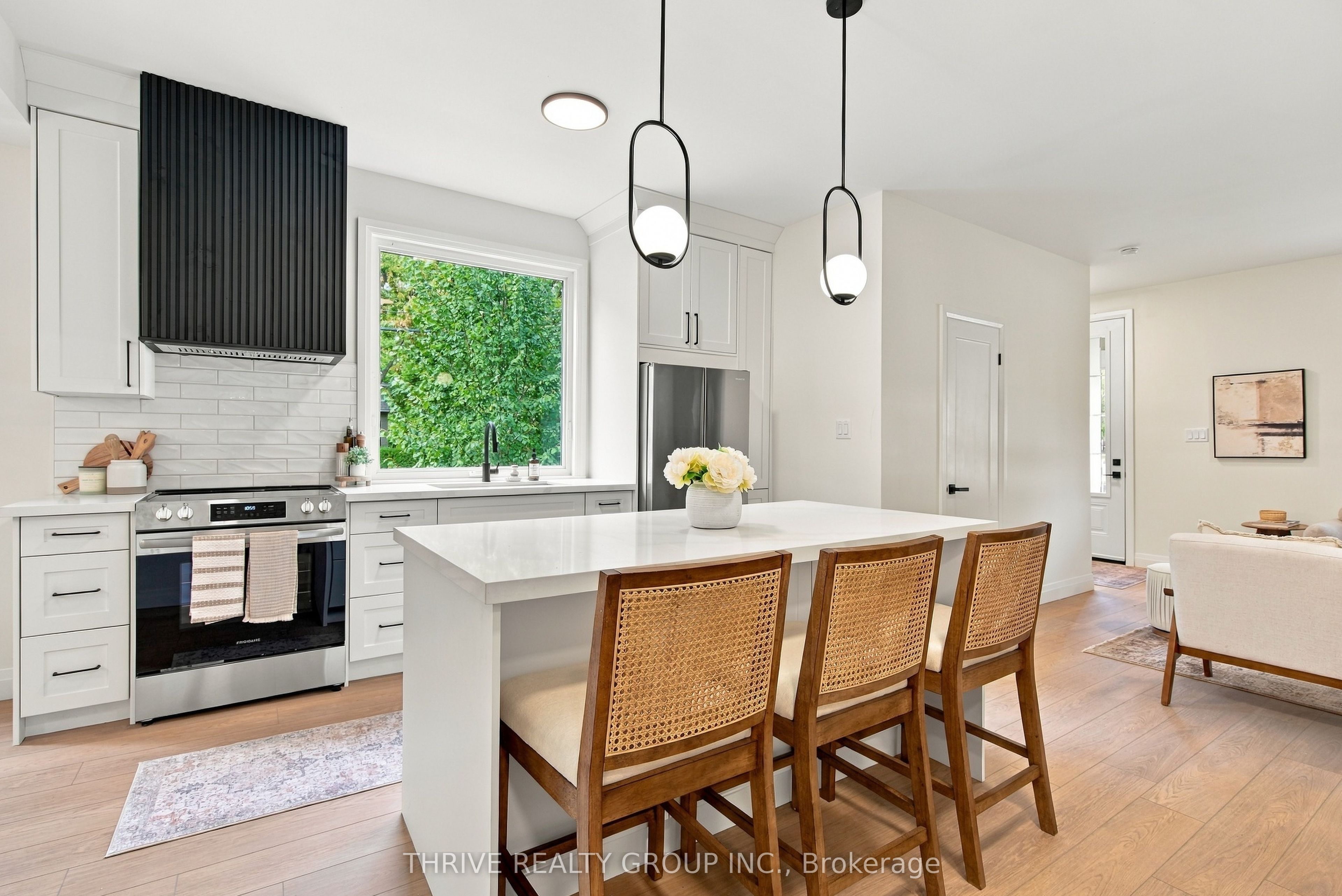 553 Piccadilly Street Property Photo 14