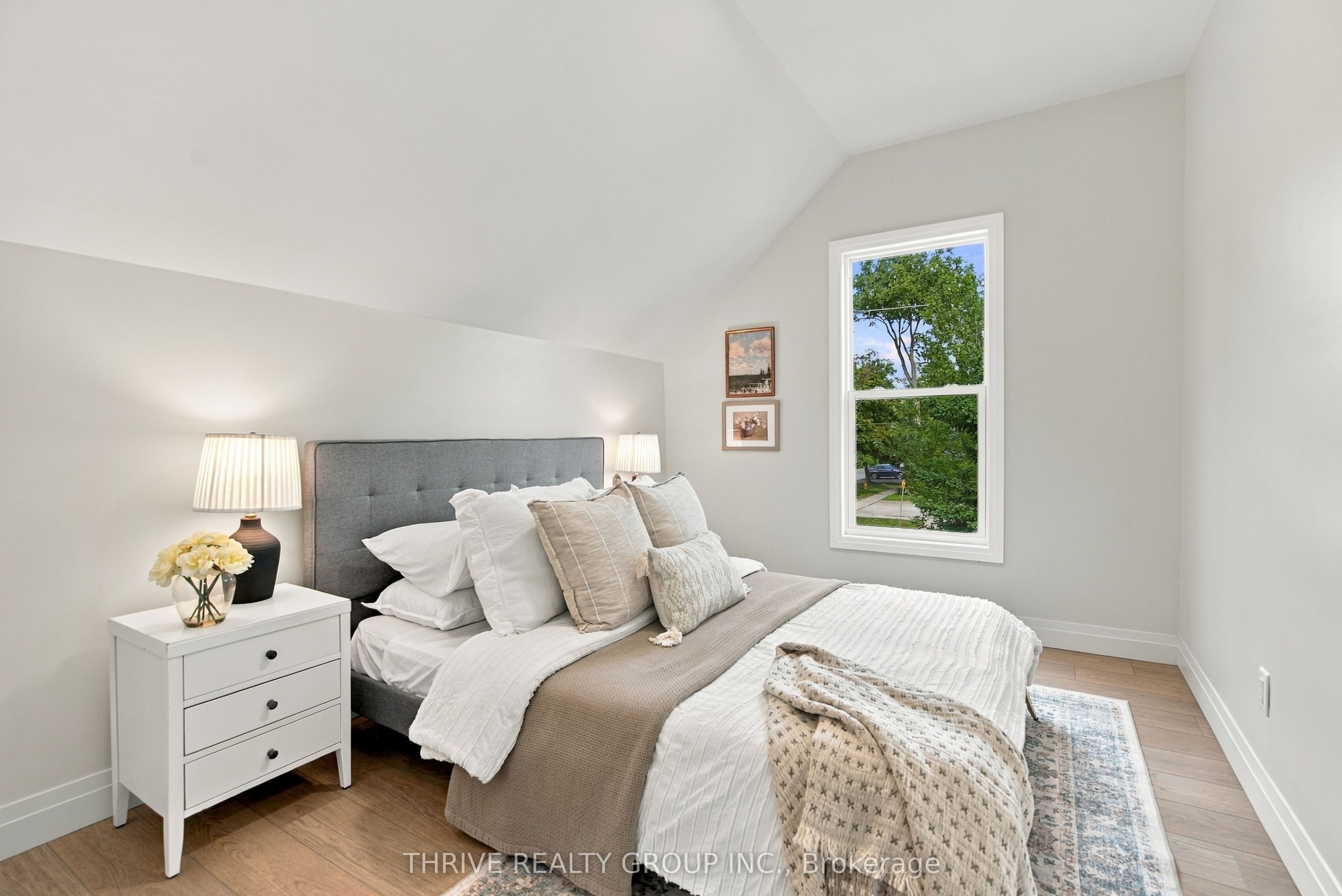 553 Piccadilly Street Property Photo 27