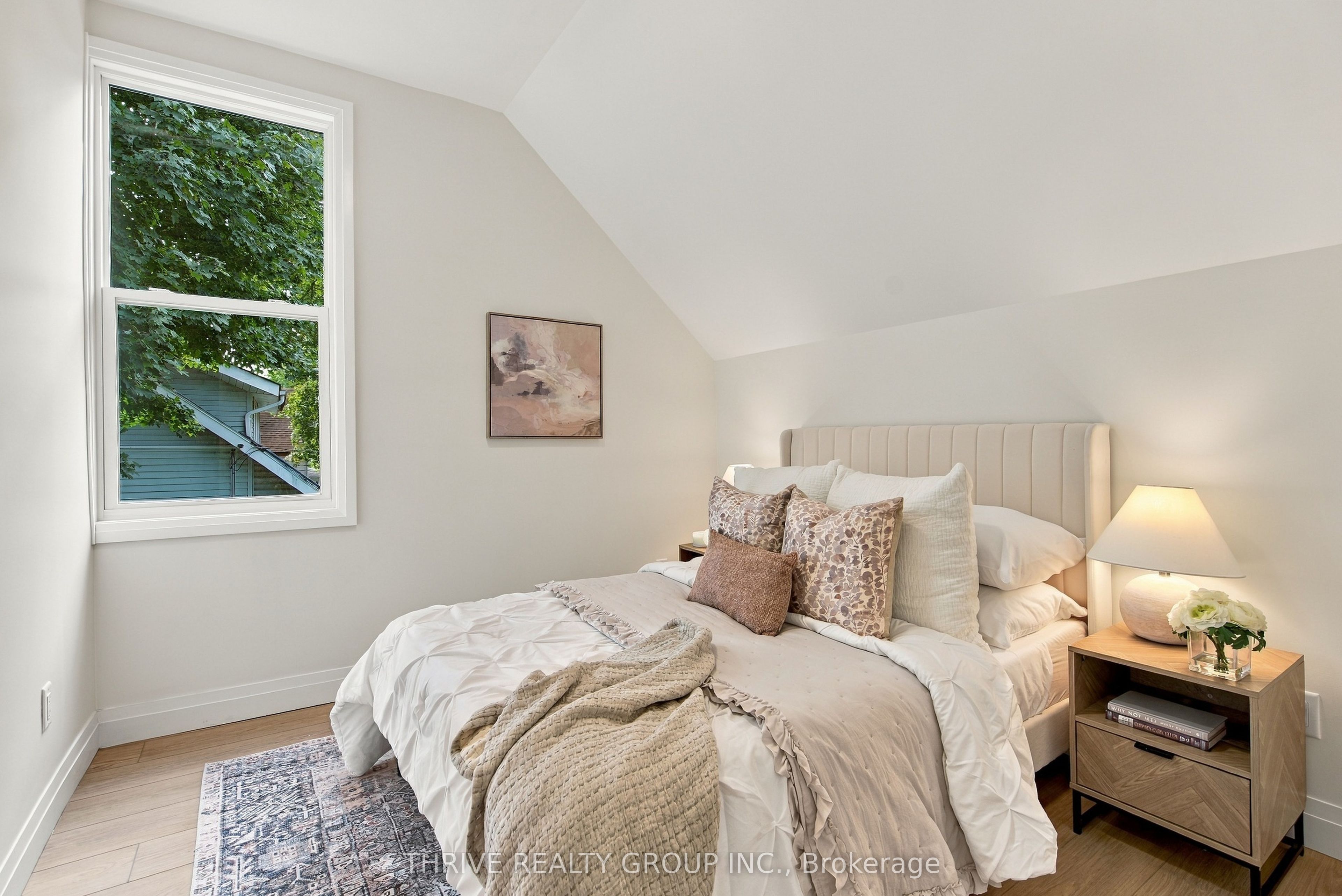 553 Piccadilly Street Property Photo 31