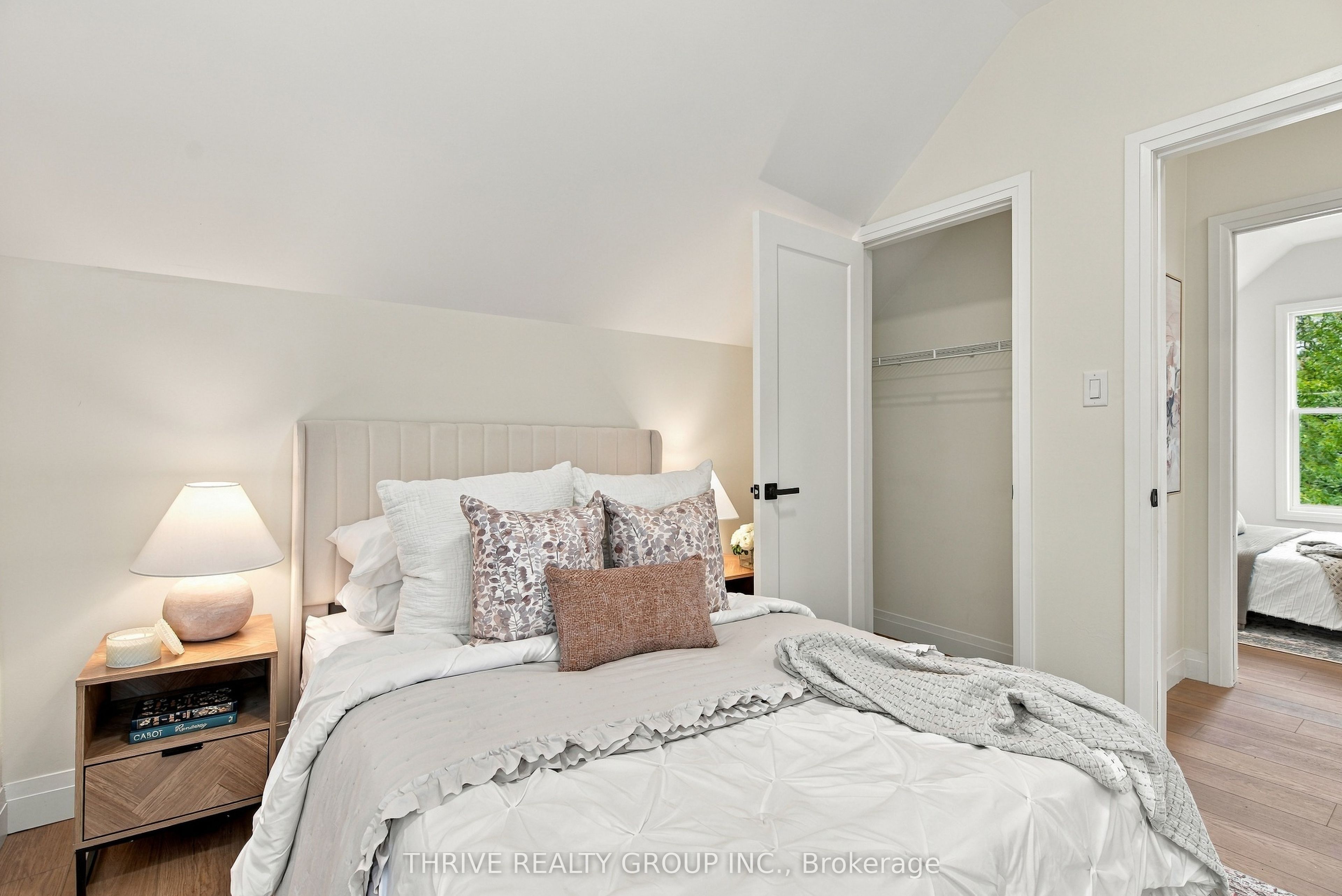 553 Piccadilly Street Property Photo 32