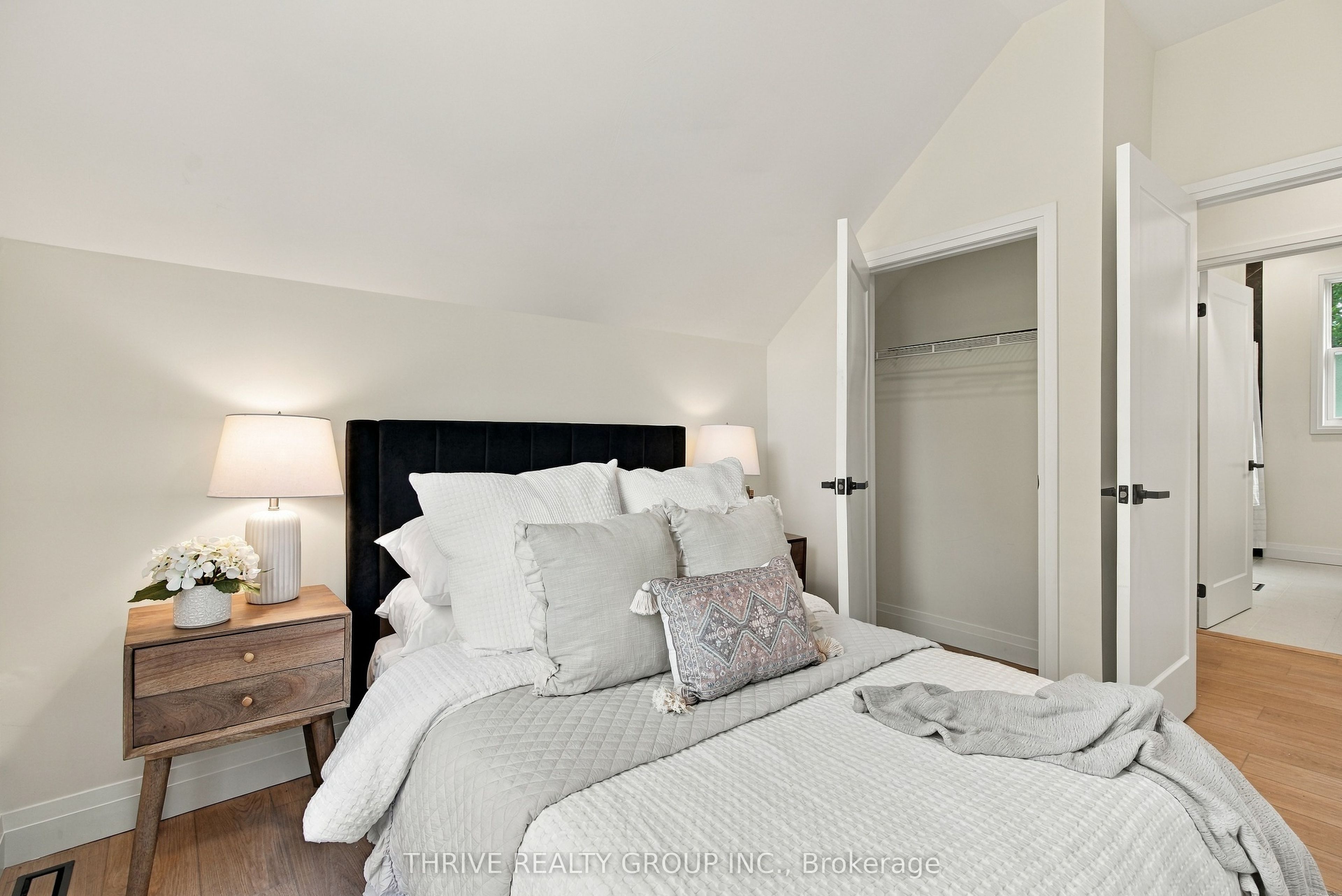 553 Piccadilly Street Property Photo 33