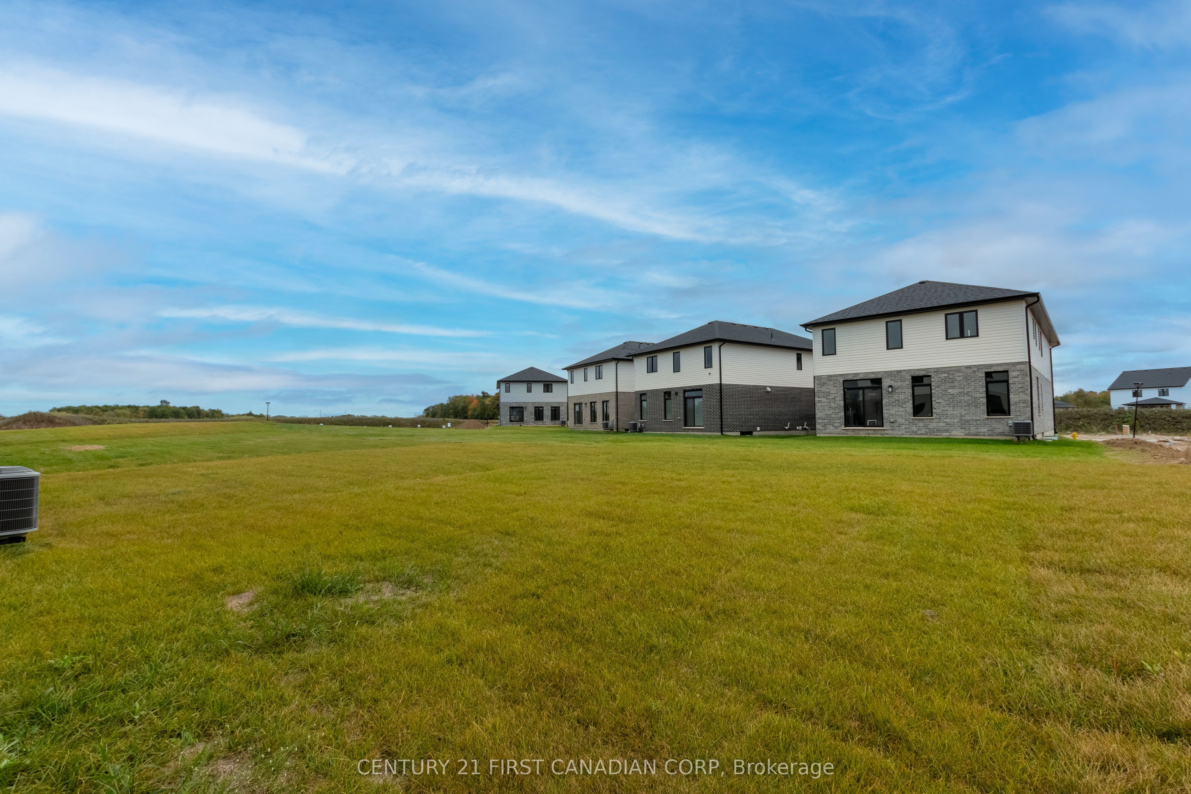 6453 Royal Magnolia Avenue Property Photo 26