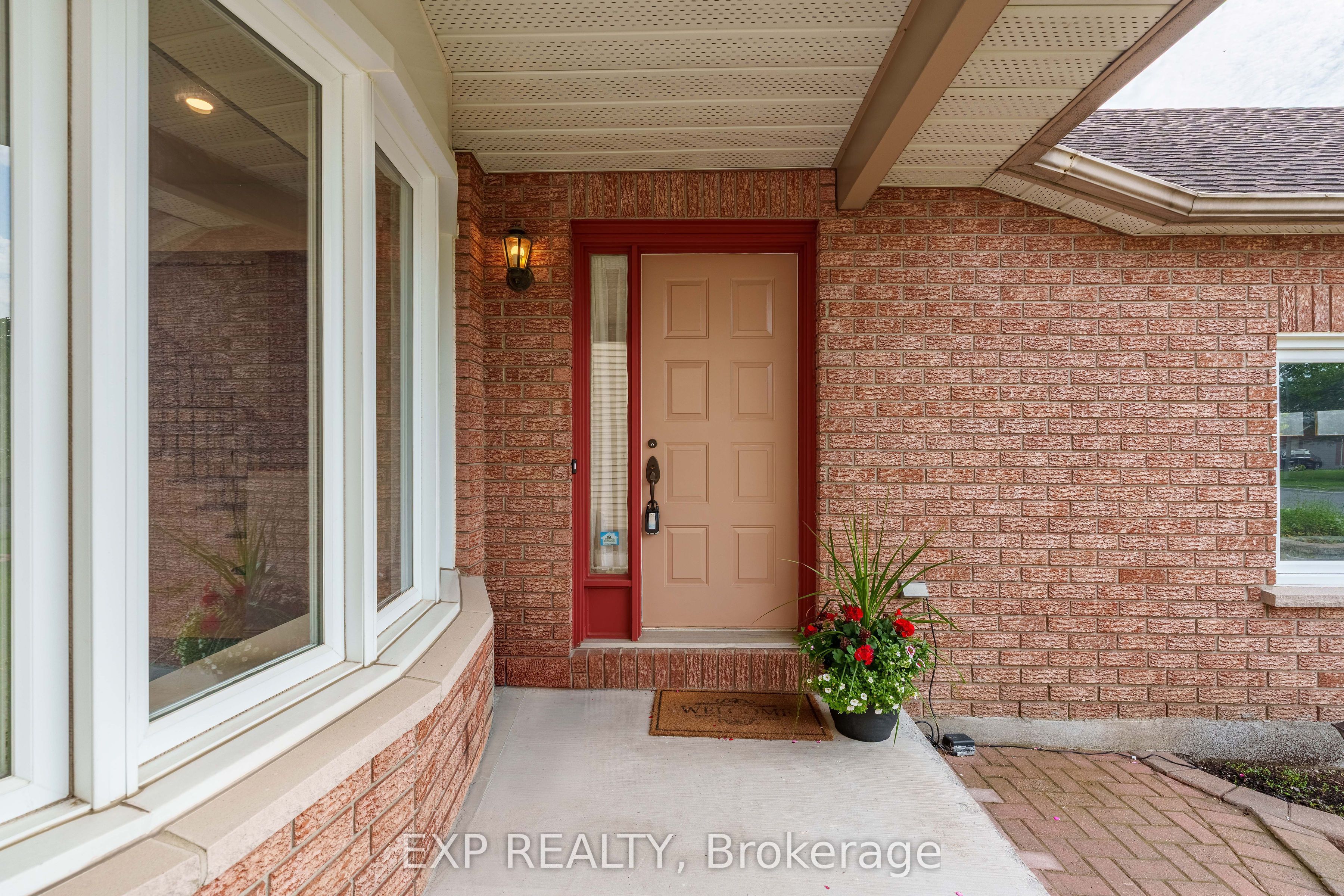 1552 Blohm Drive Property Photo 3