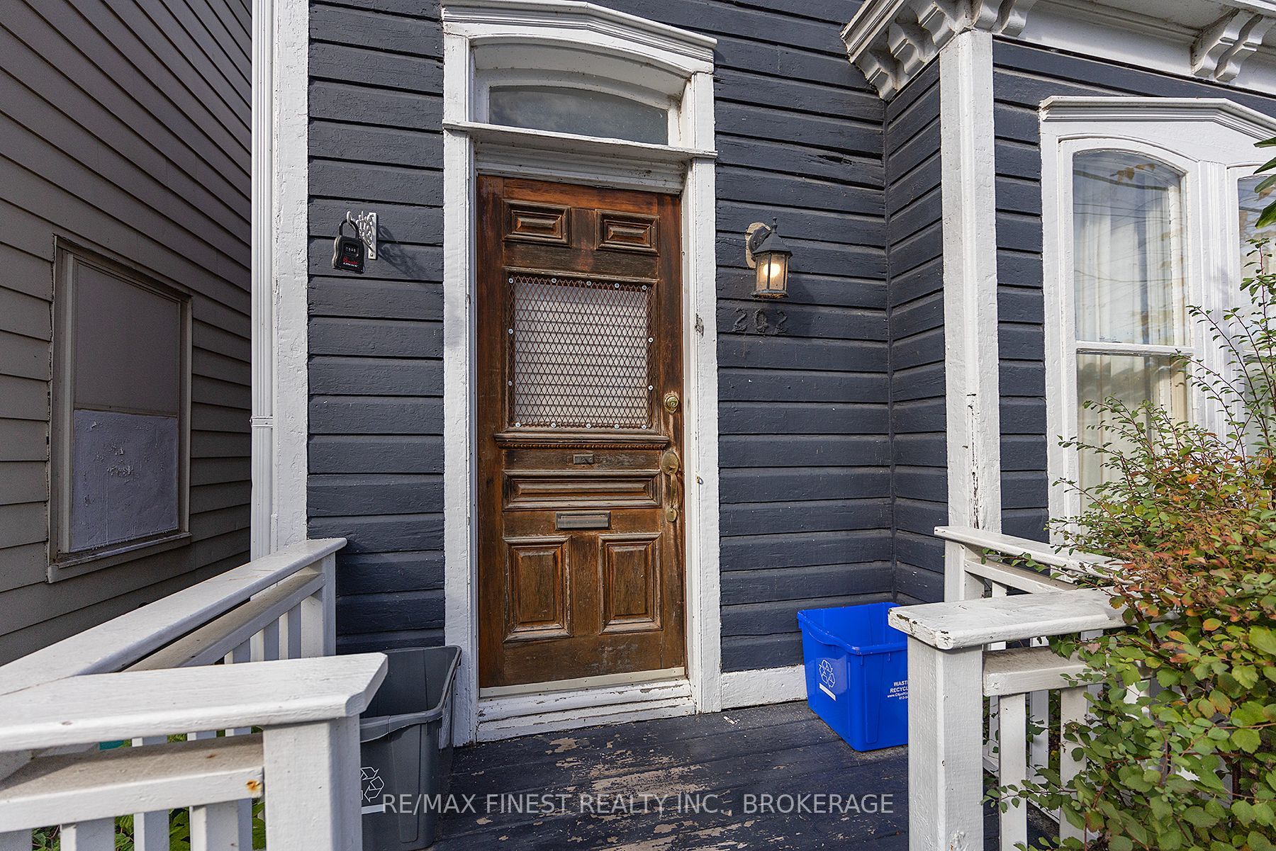 202 Montreal Street Property Photo 4