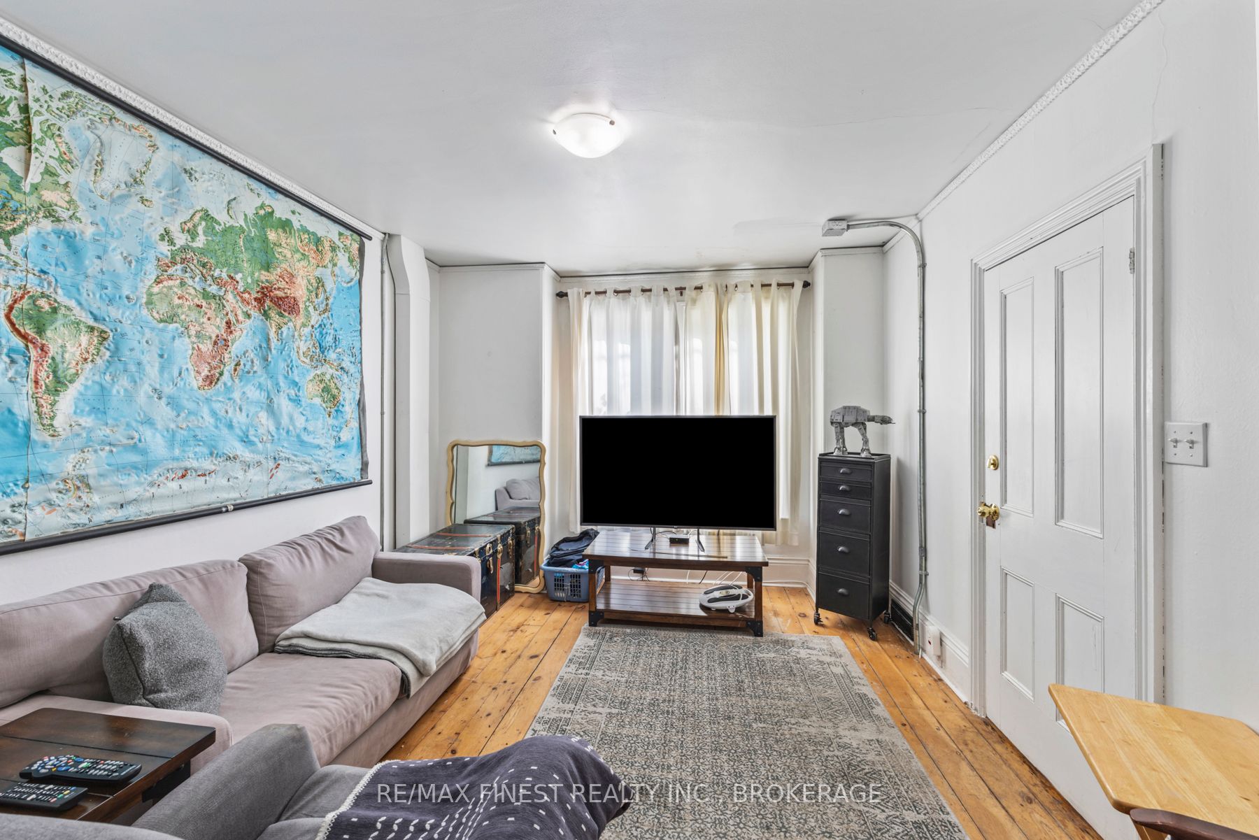 202 Montreal Street Property Photo 8