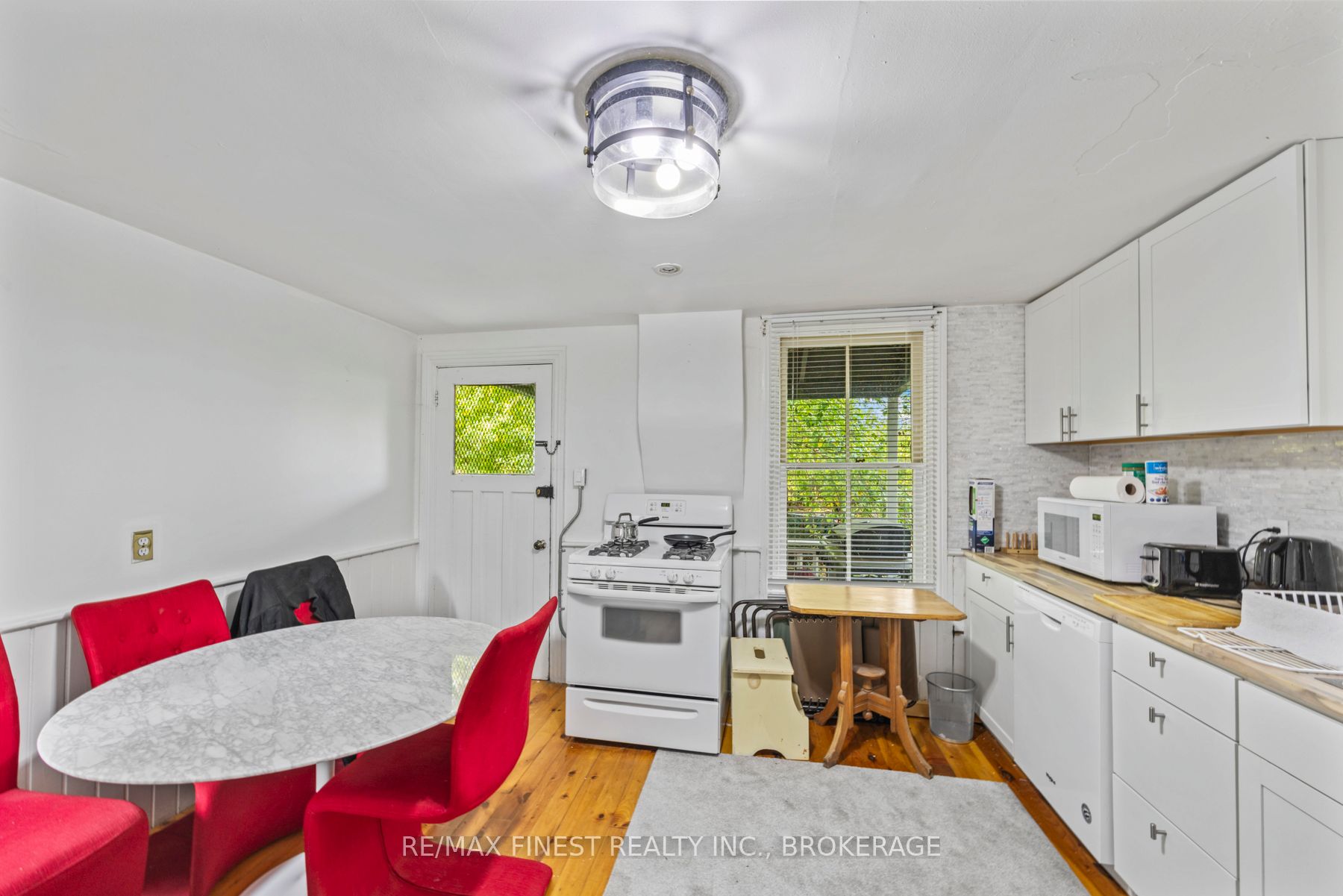 202 Montreal Street Property Photo 14