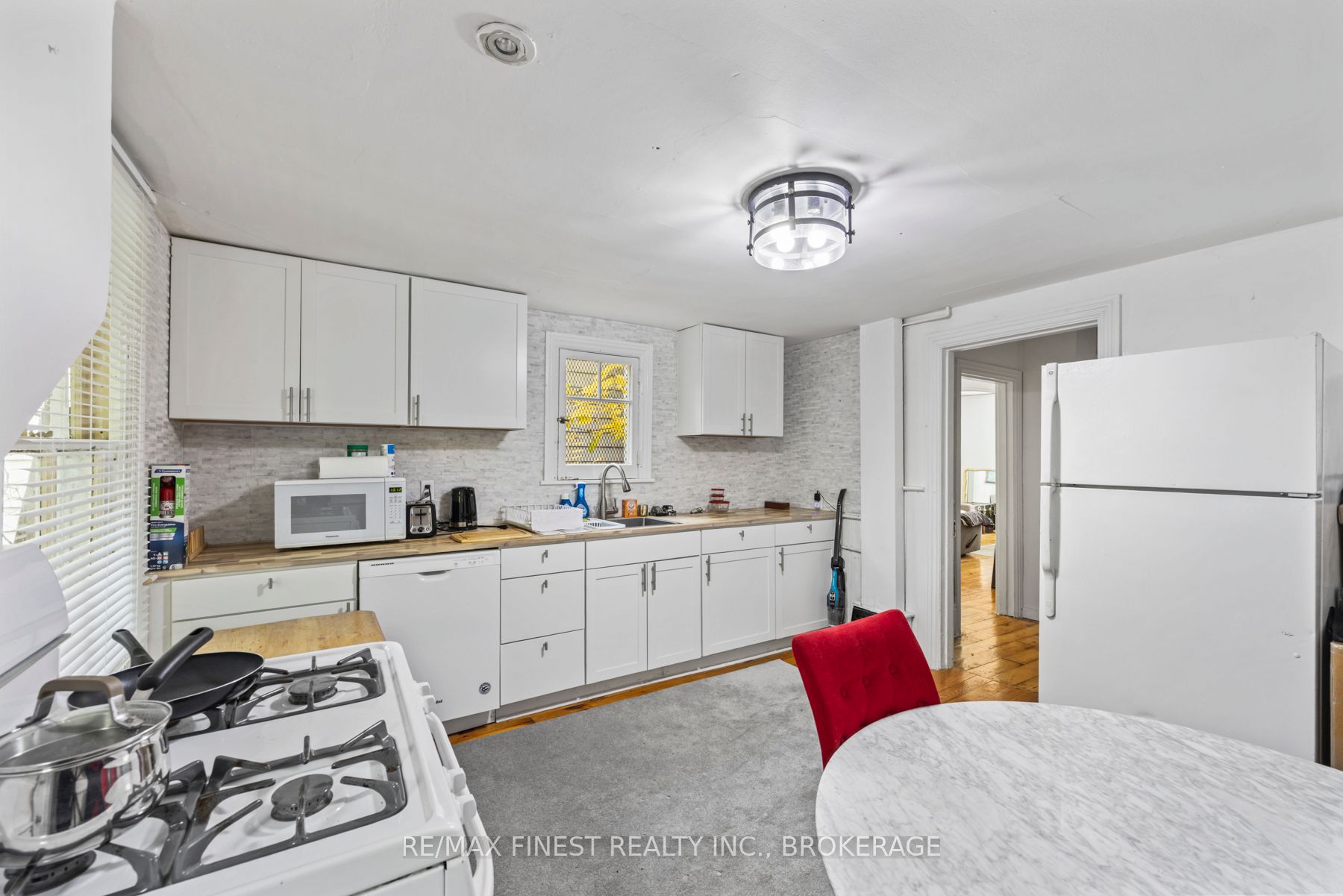 202 Montreal Street Property Photo 15