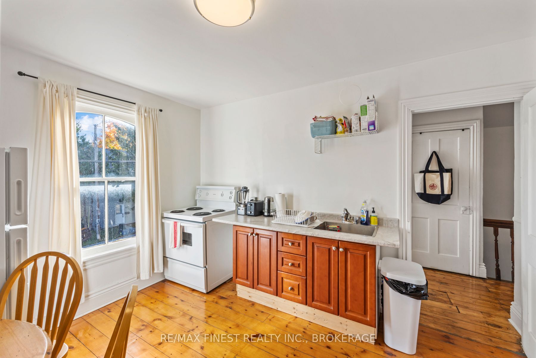 202 Montreal Street Property Photo 26