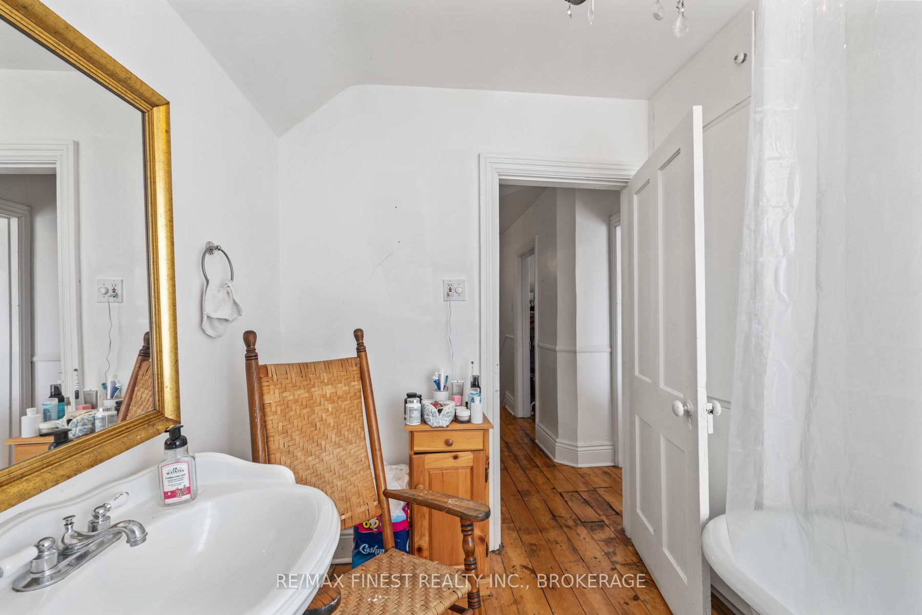 202 Montreal Street Property Photo 30