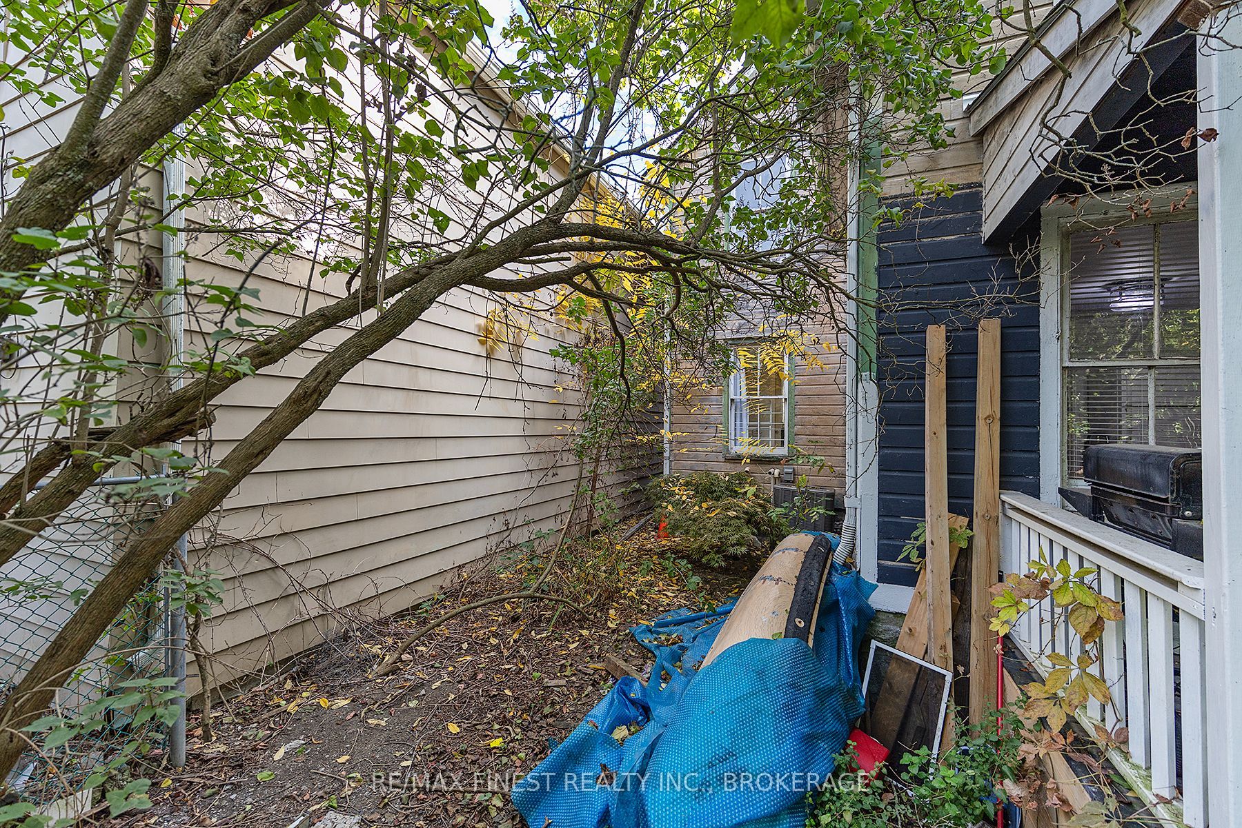 202 Montreal Street Property Photo 35