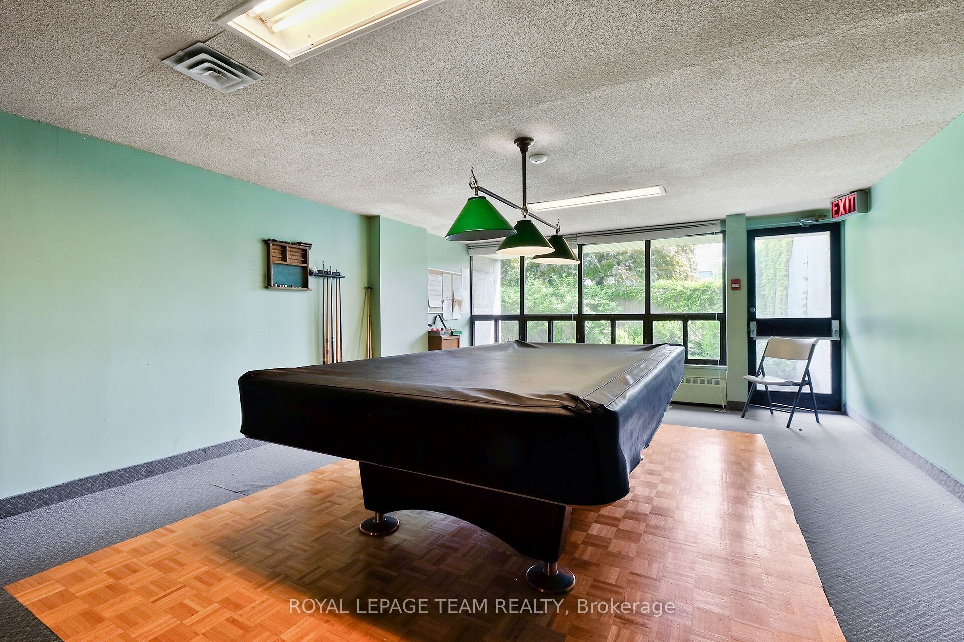 515 St Laurent Boulevard 2012 Property Photo 33