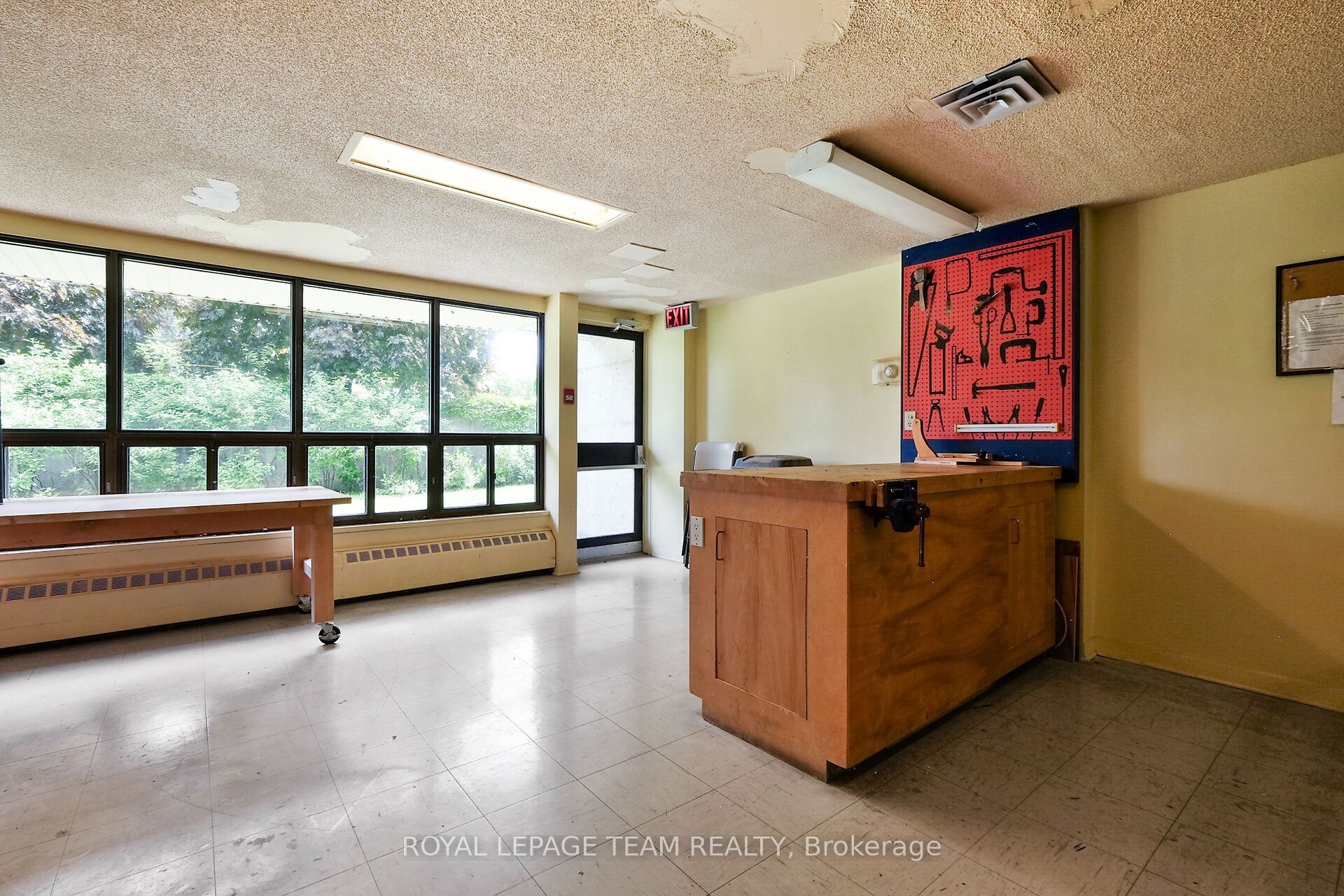 515 St Laurent Boulevard 2012 Property Photo 34
