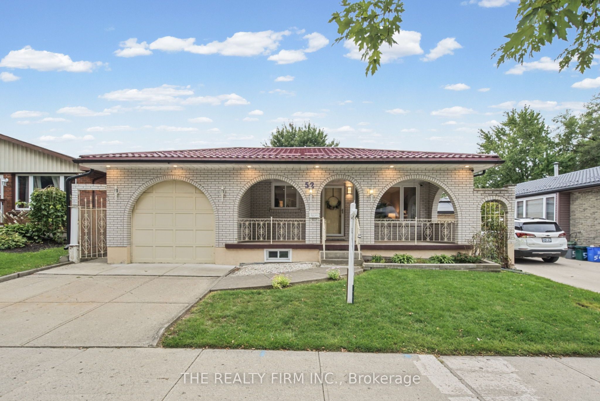 52 Barrett Crescent Property Photo 1