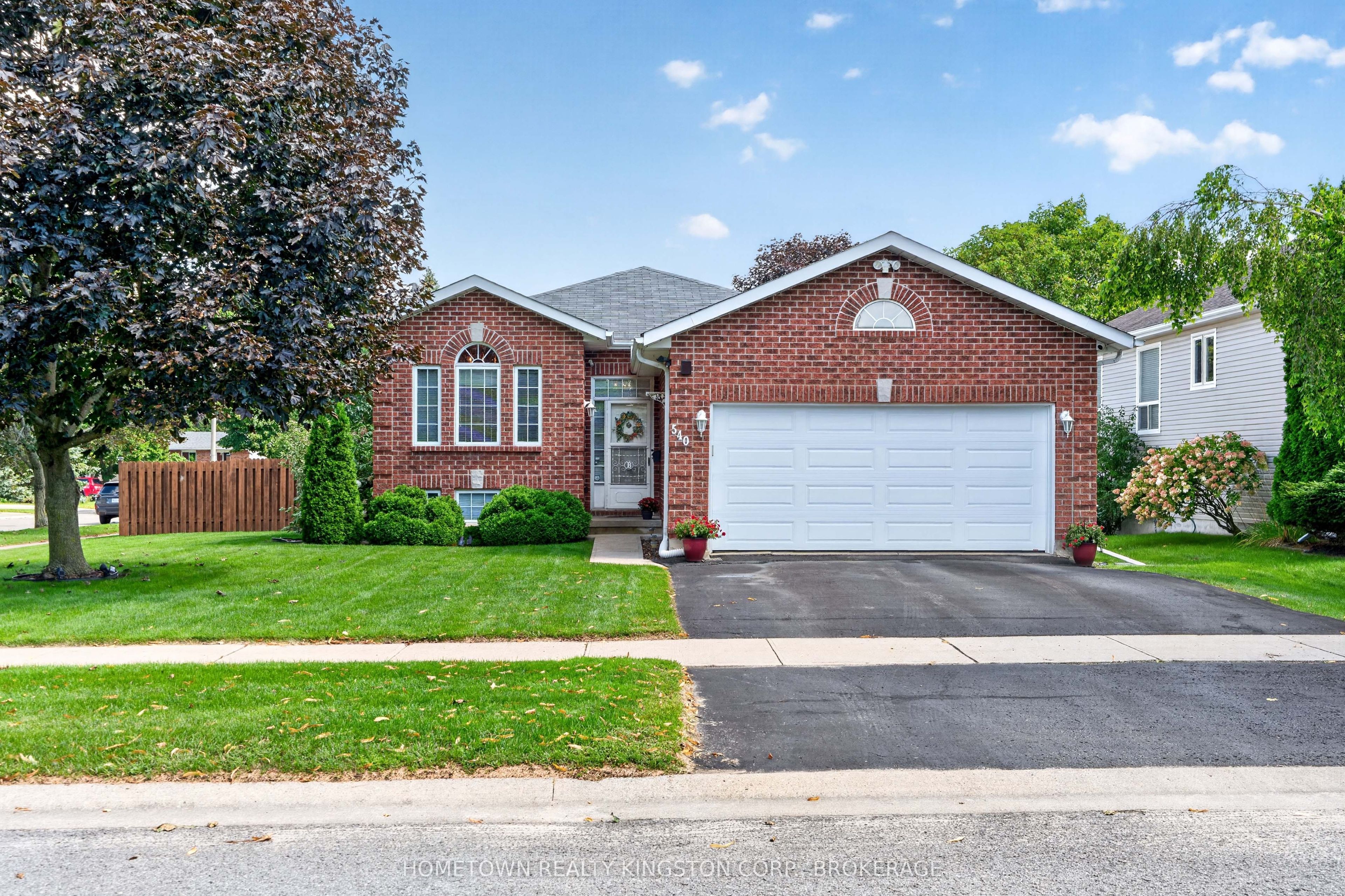 540 Sackville Crescent Property Photo 1