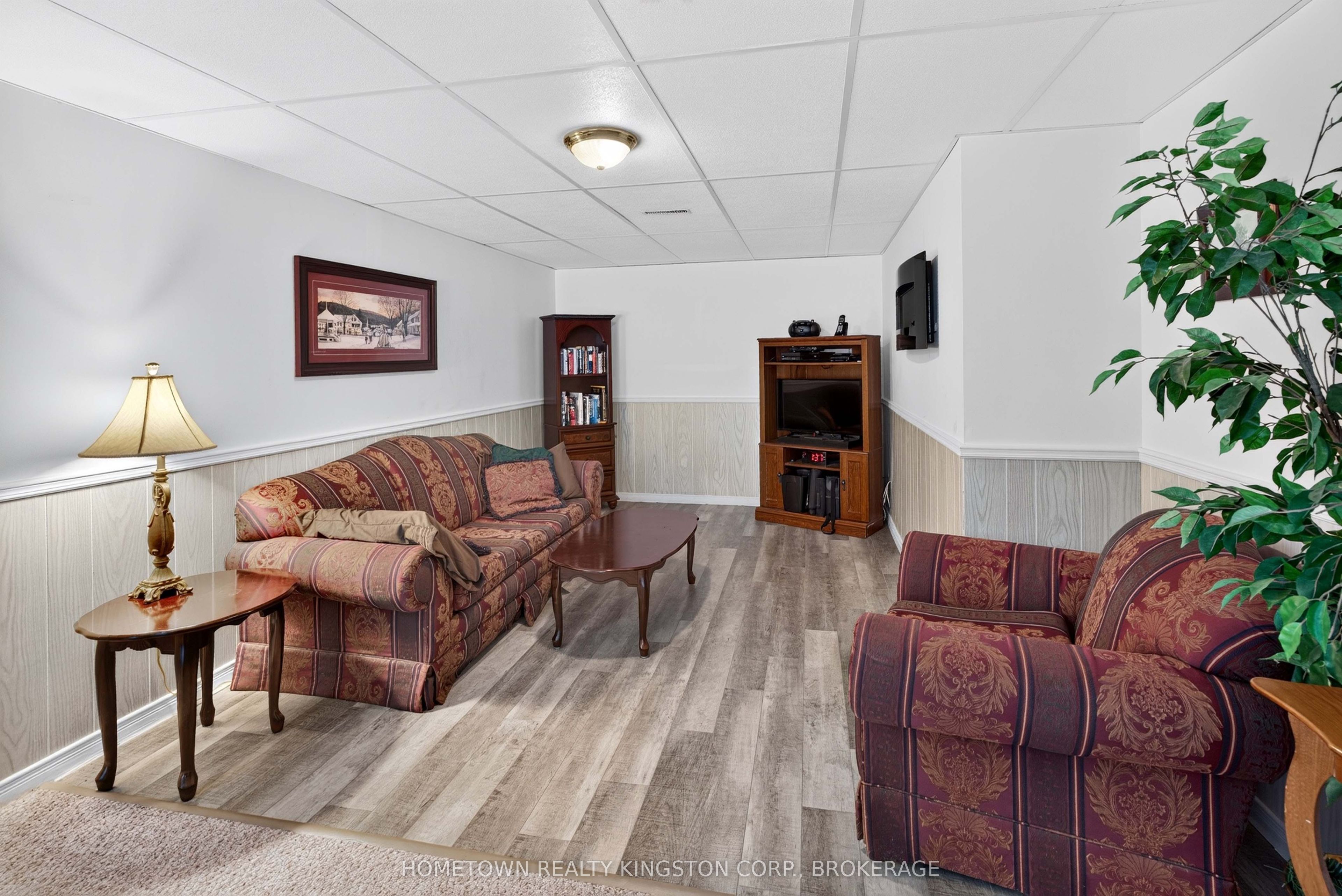 540 Sackville Crescent Property Photo 16