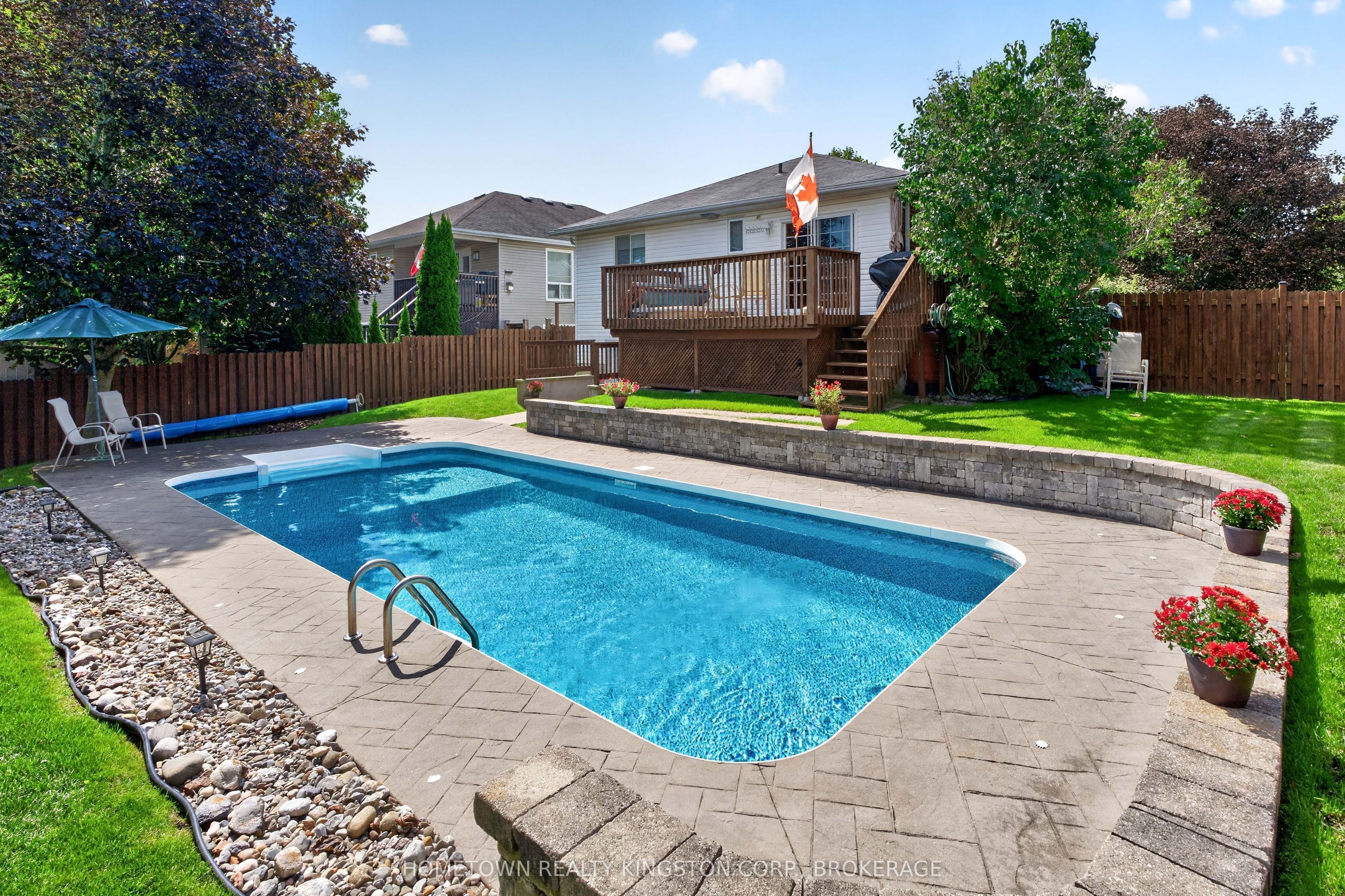 540 Sackville Crescent Property Photo 23