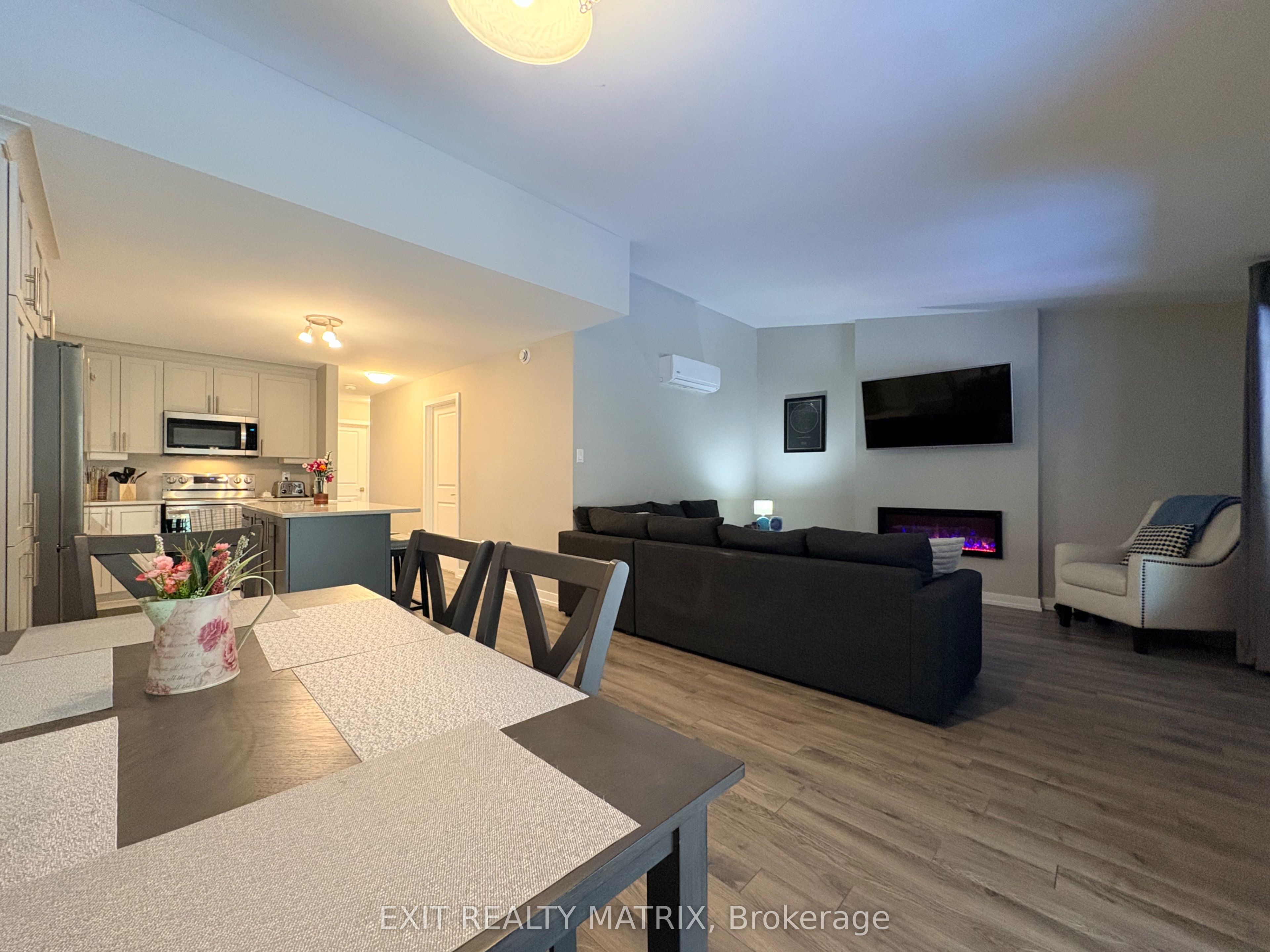 83 St Moritz Trail 207 Property Photo 2