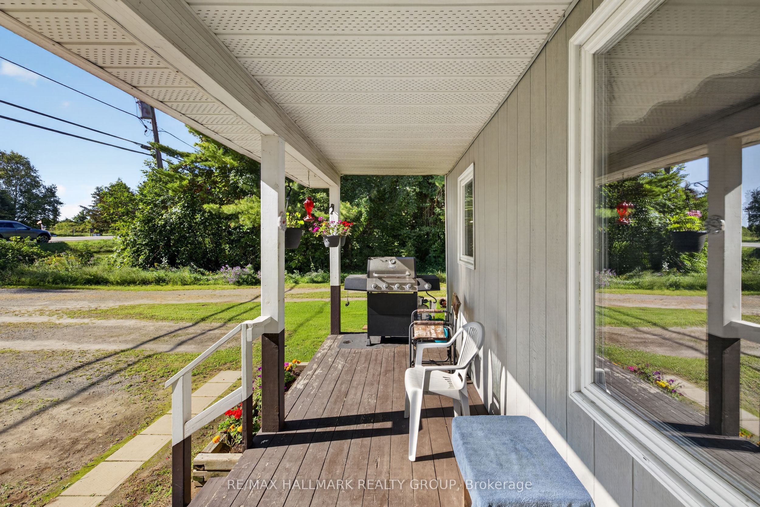 620 Highway 15 South Property Photo 3