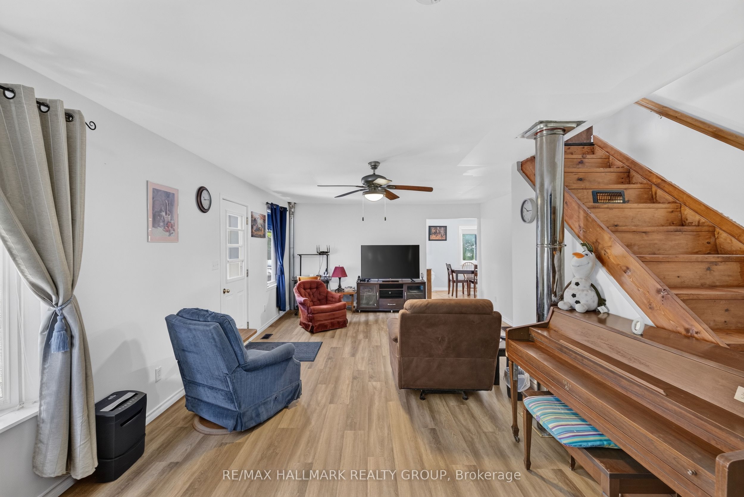620 Highway 15 South Property Photo 8