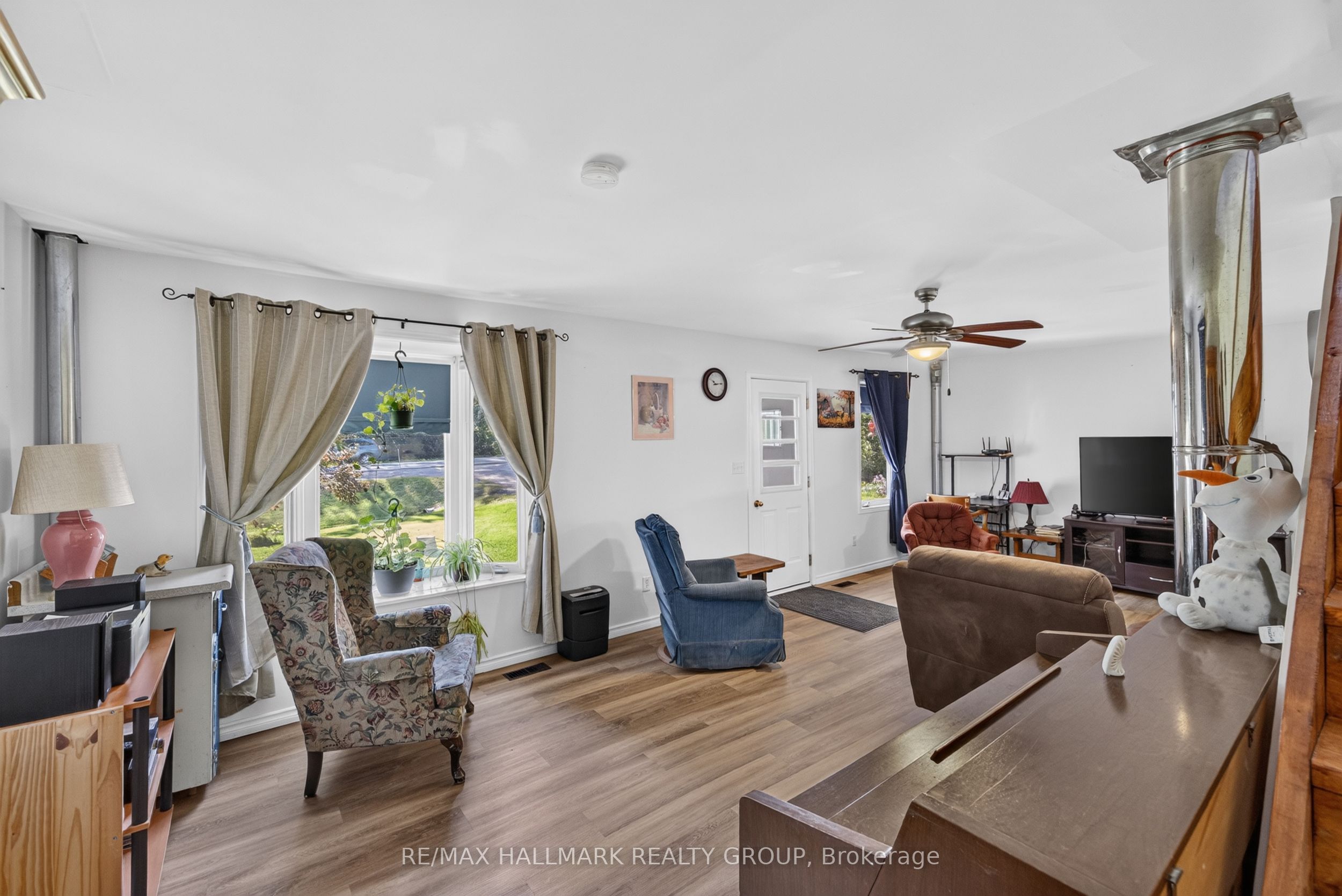 620 Highway 15 South Property Photo 9