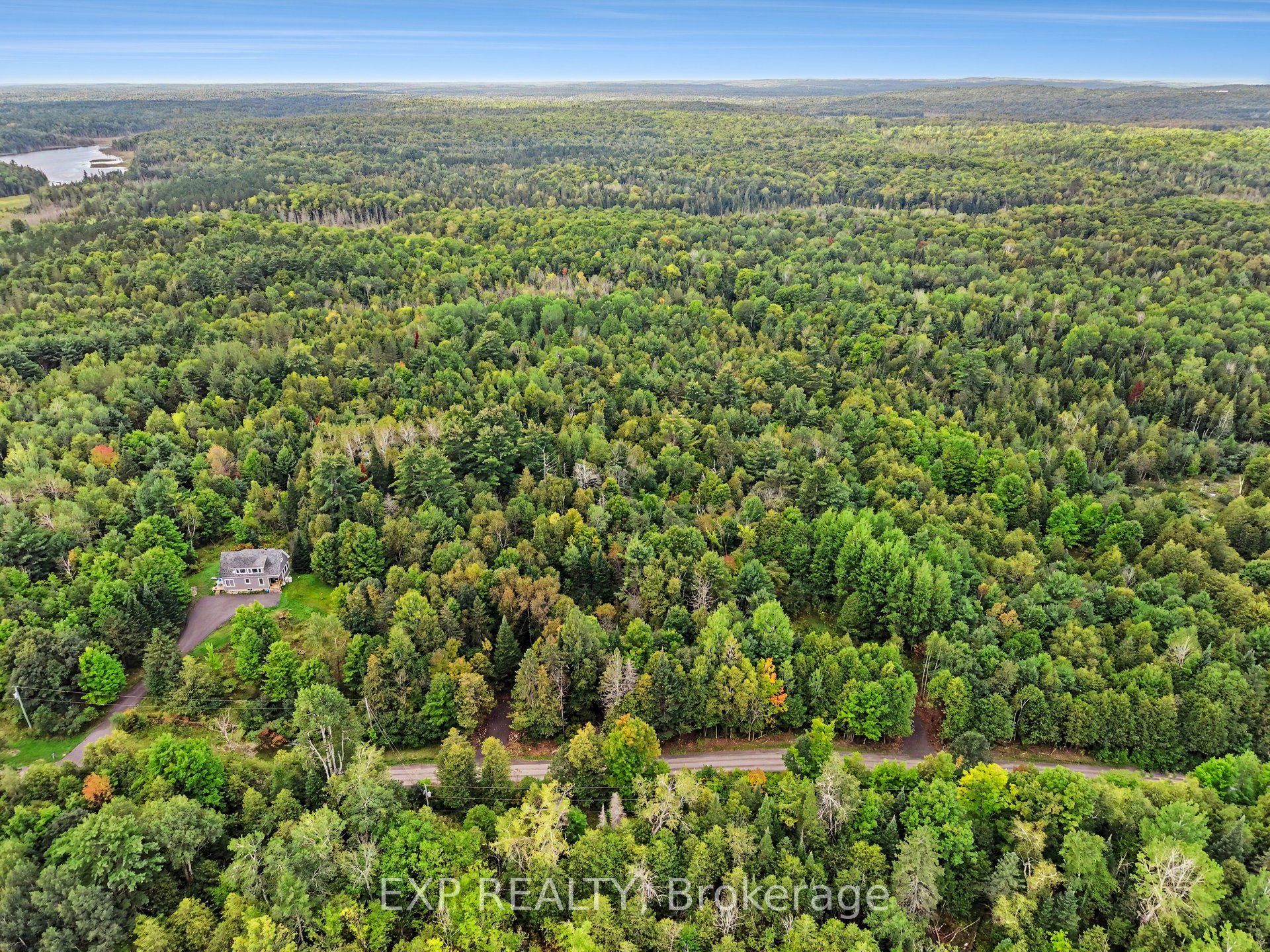 1585 Darling Road Property Photo 4