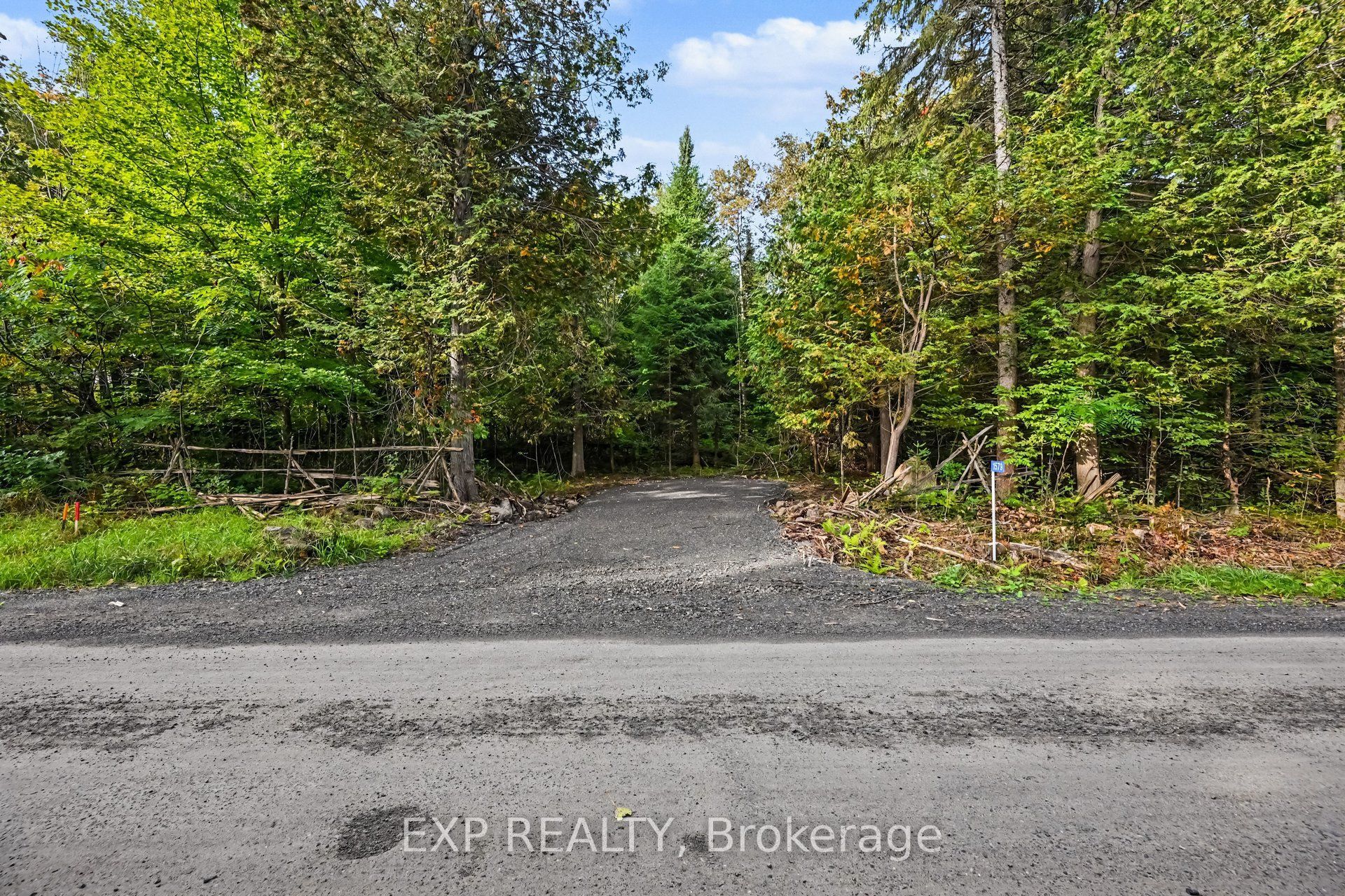 1579 Darling Road Property Photo 1
