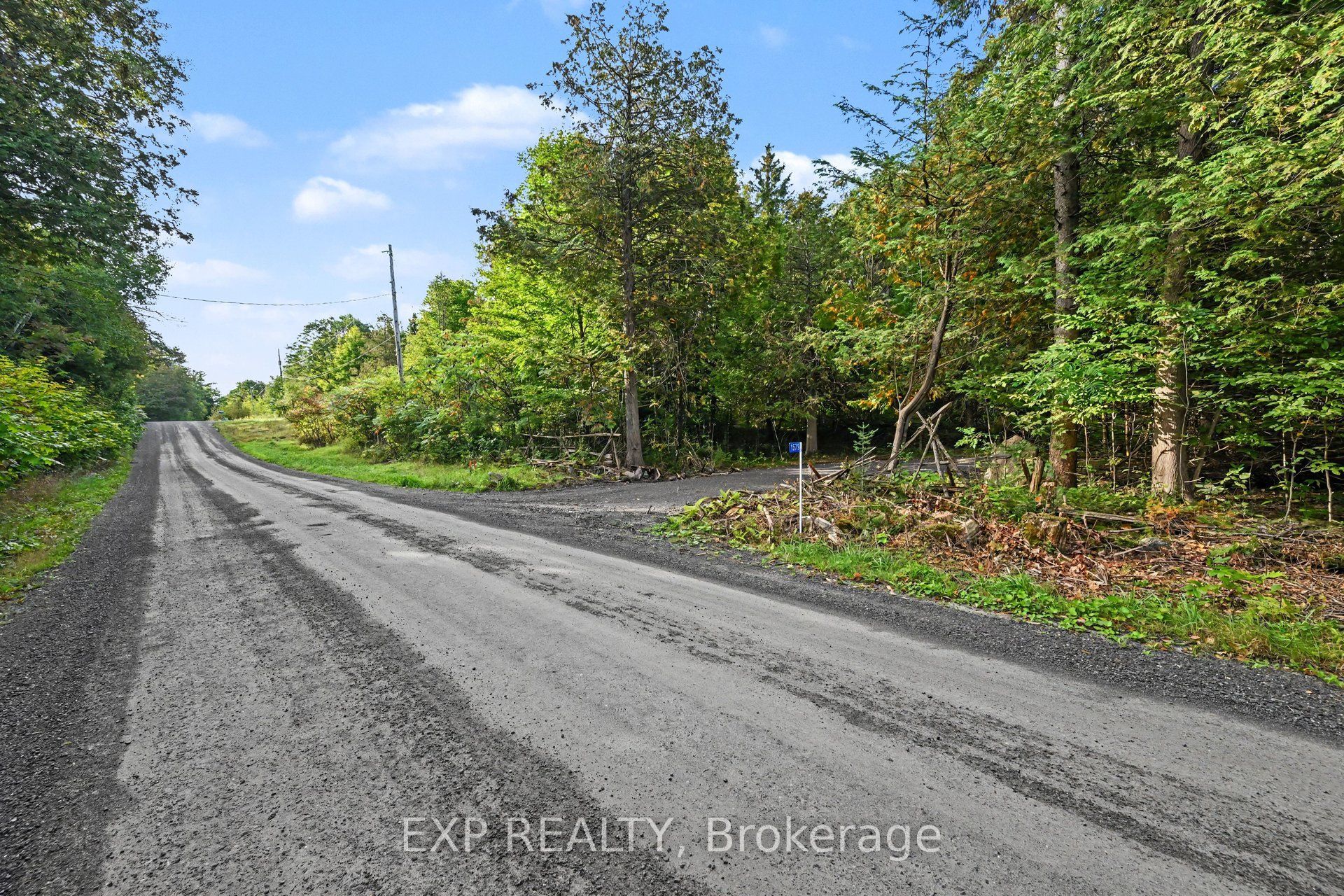 1579 Darling Road Property Photo 3