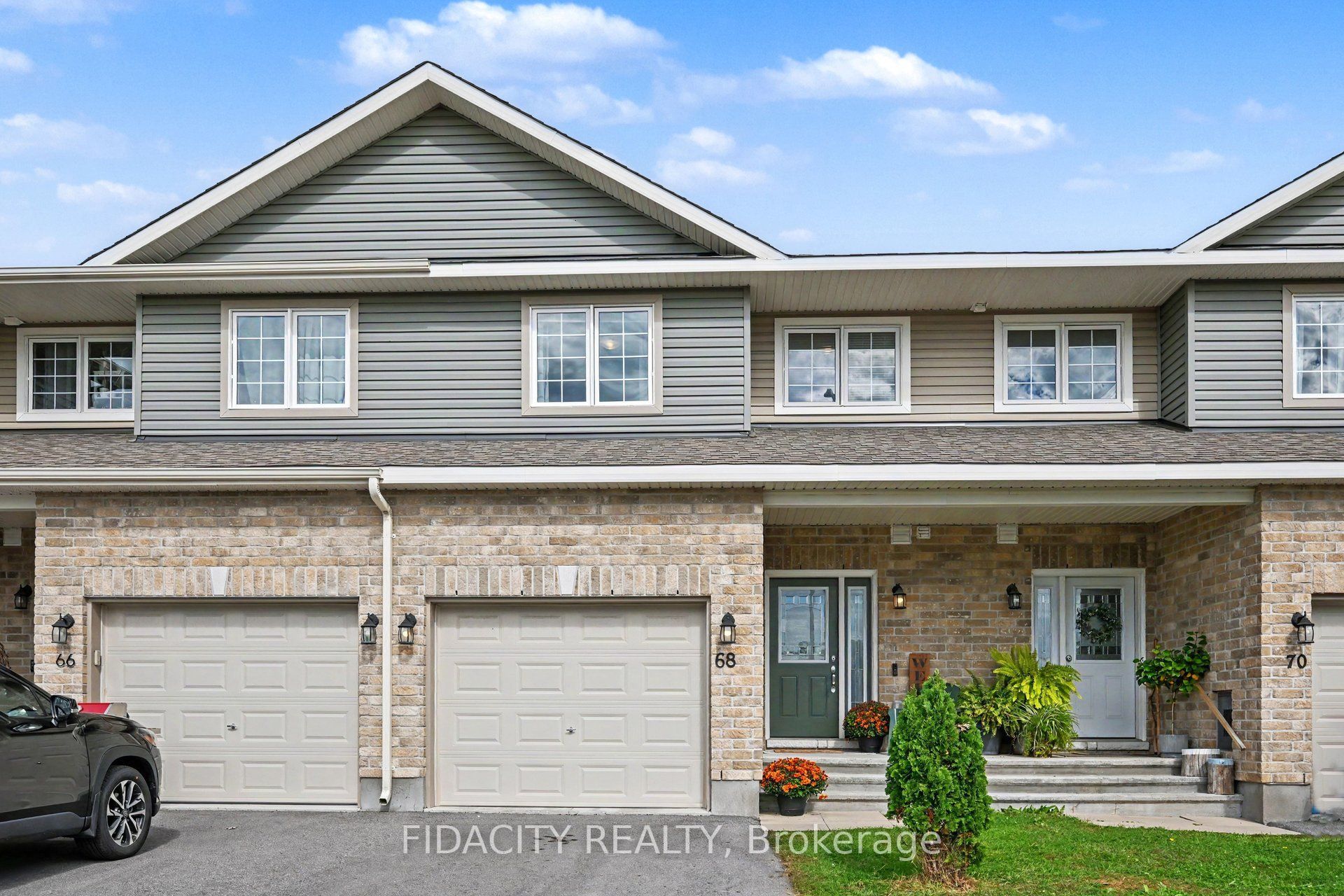 68 Vimy Ridge Crescent Property Photo 1