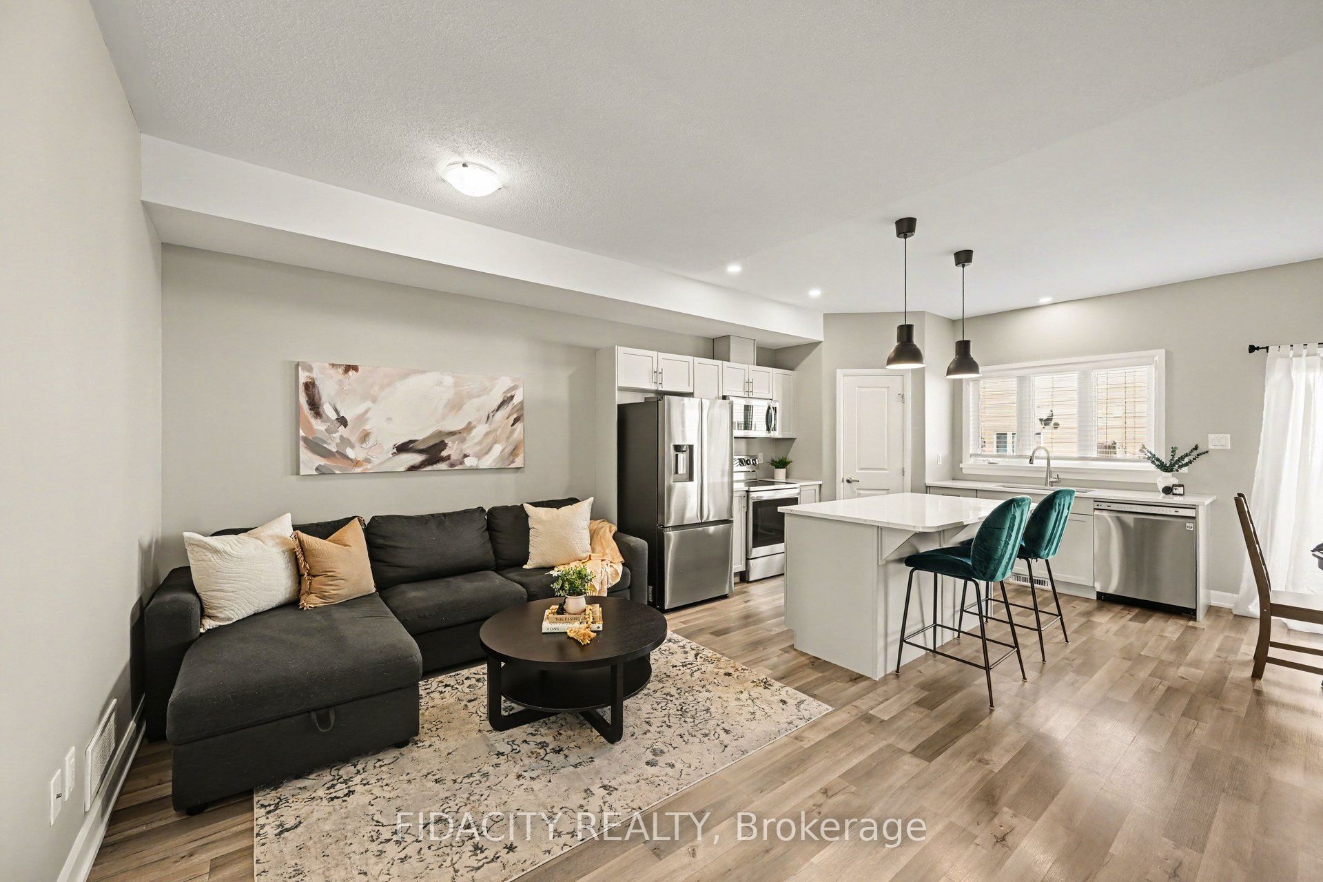 68 Vimy Ridge Crescent Property Photo 4