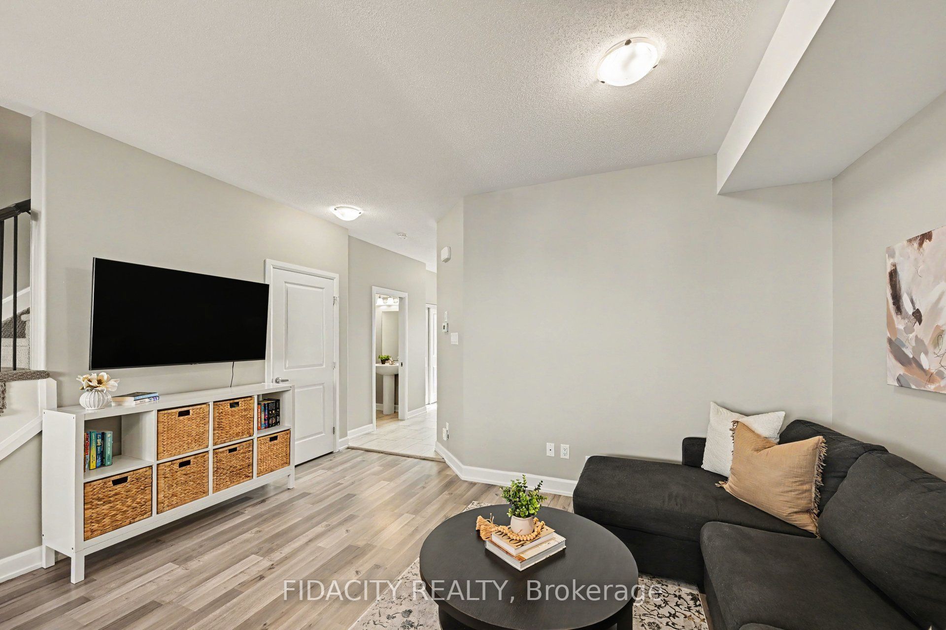 68 Vimy Ridge Crescent Property Photo 6