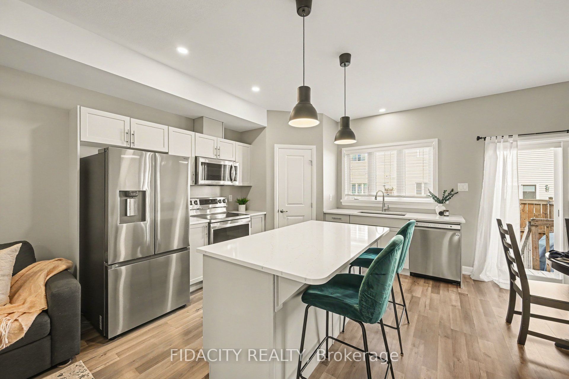 68 Vimy Ridge Crescent Property Photo 7