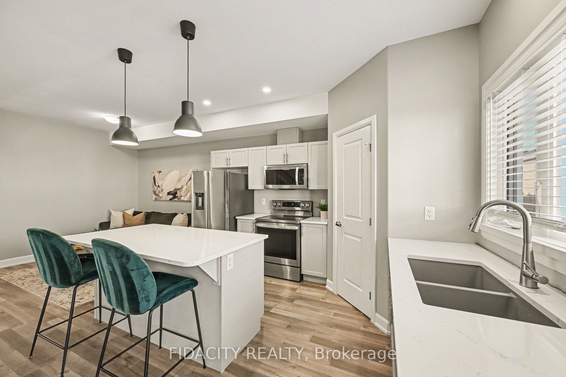 68 Vimy Ridge Crescent Property Photo 8