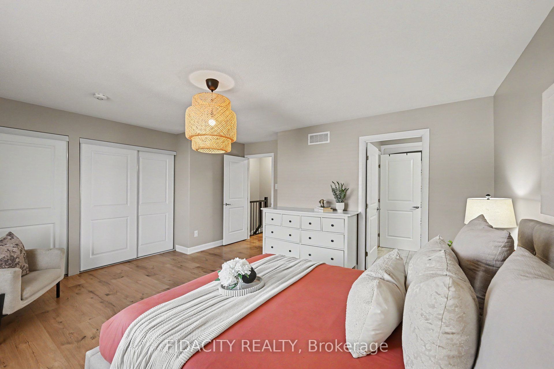 68 Vimy Ridge Crescent Property Photo 18