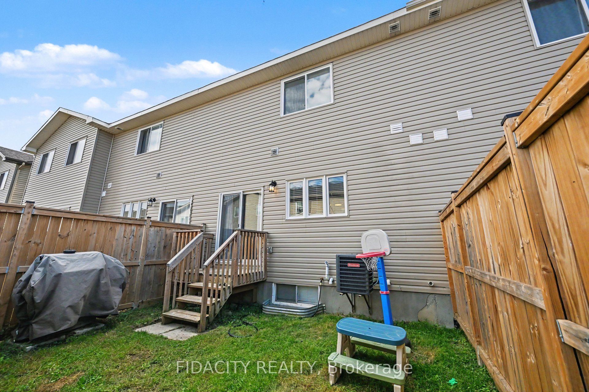 68 Vimy Ridge Crescent Property Photo 28