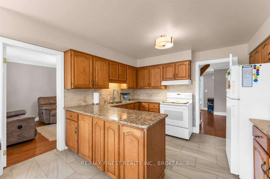562 Sycamore Street Property Photo 8
