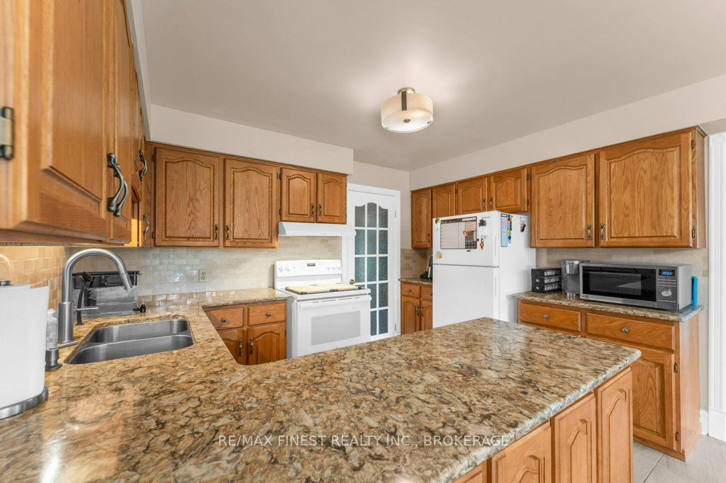 562 Sycamore Street Property Photo 9